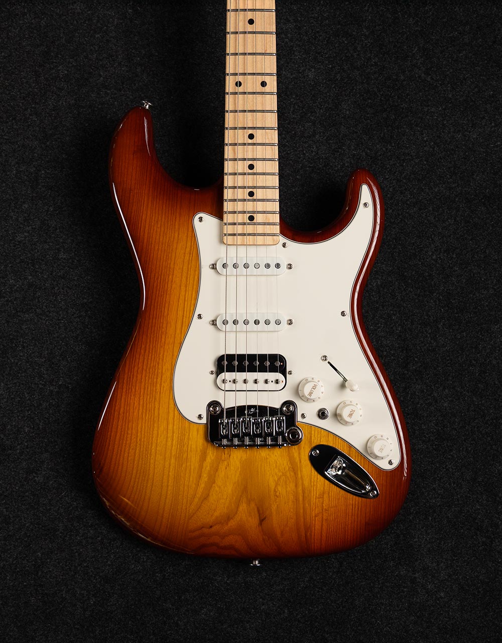 Электрогитара G&L FD Legacy HB Old School Tobacco Sunburst MP - купить в "Гитарном Клубе"