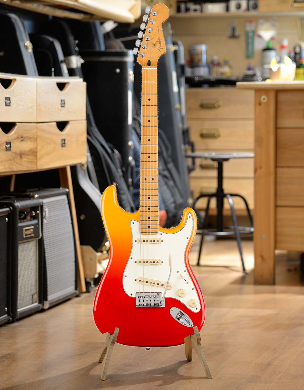 Электрогитара Fender Player Plus Stratocaster Tequila Sunrise MN - купить в "Гитарном Клубе"