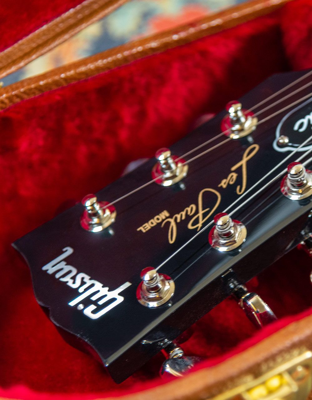 Электрогитара Gibson Les Paul Classic Ebony - купить в "Гитарном Клубе"