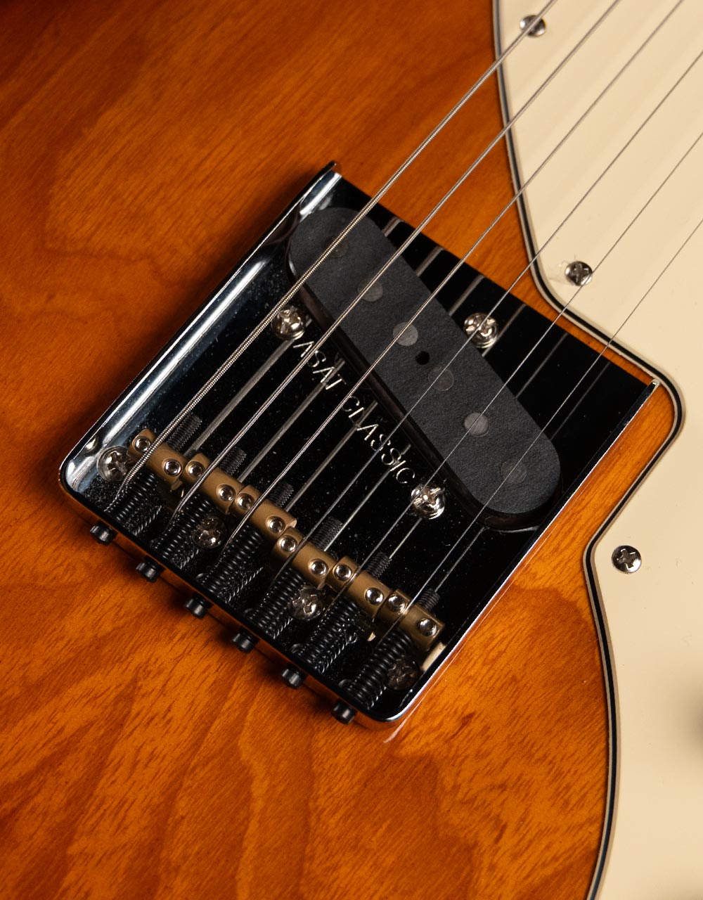 Электрогитара G&L Limited Run ASAT Classic Thinline, Autumn Burst CR - купить в "Гитарном Клубе"