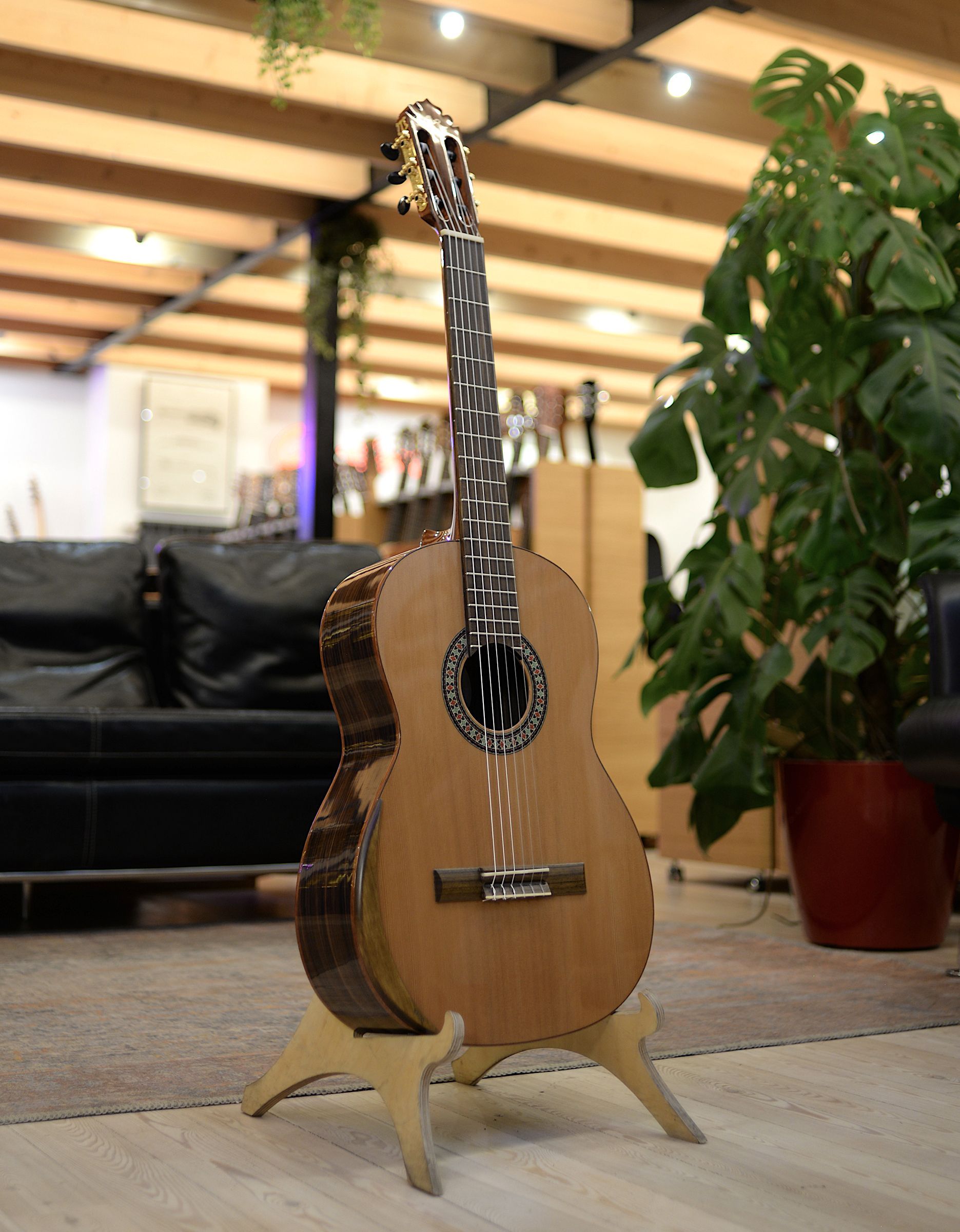 Классическая гитара Manuel Rodriguez AC60-C Academia - купить в "Гитарном Клубе"