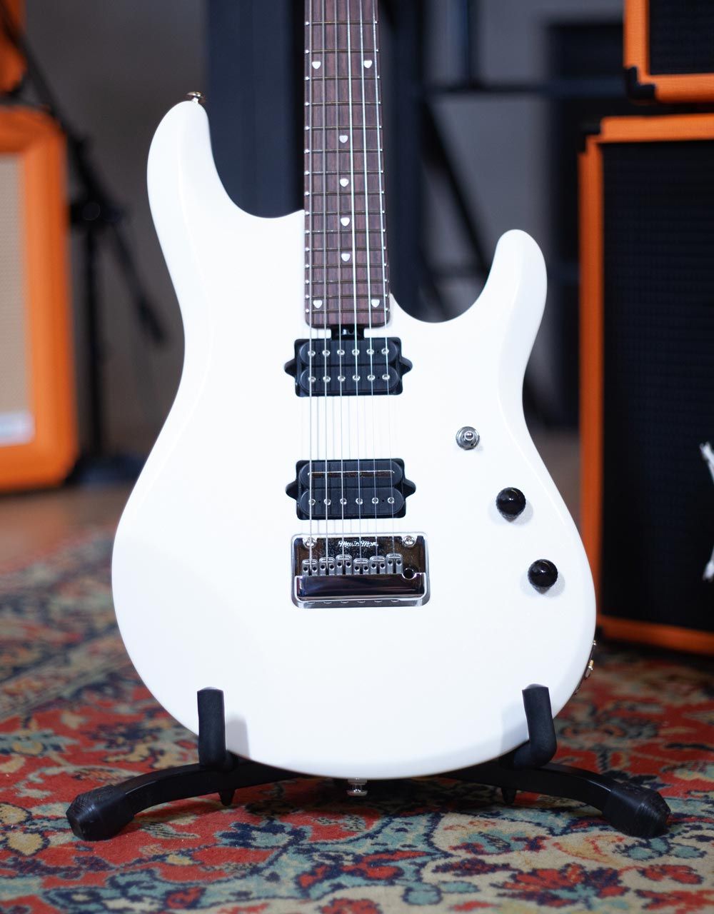 Электрогитара Music Man JP6, именная модель John Petrucci, White Pearl - купить в "Гитарном Клубе"