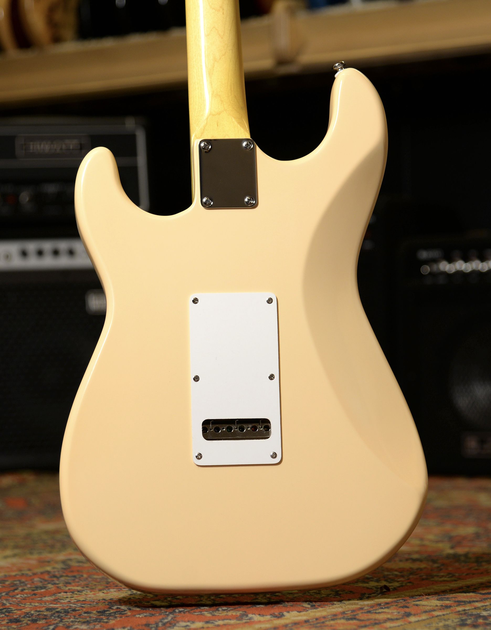 Электрогитара G&L Tribute S-500 Vintage White Jatoba - купить в "Гитарном Клубе"