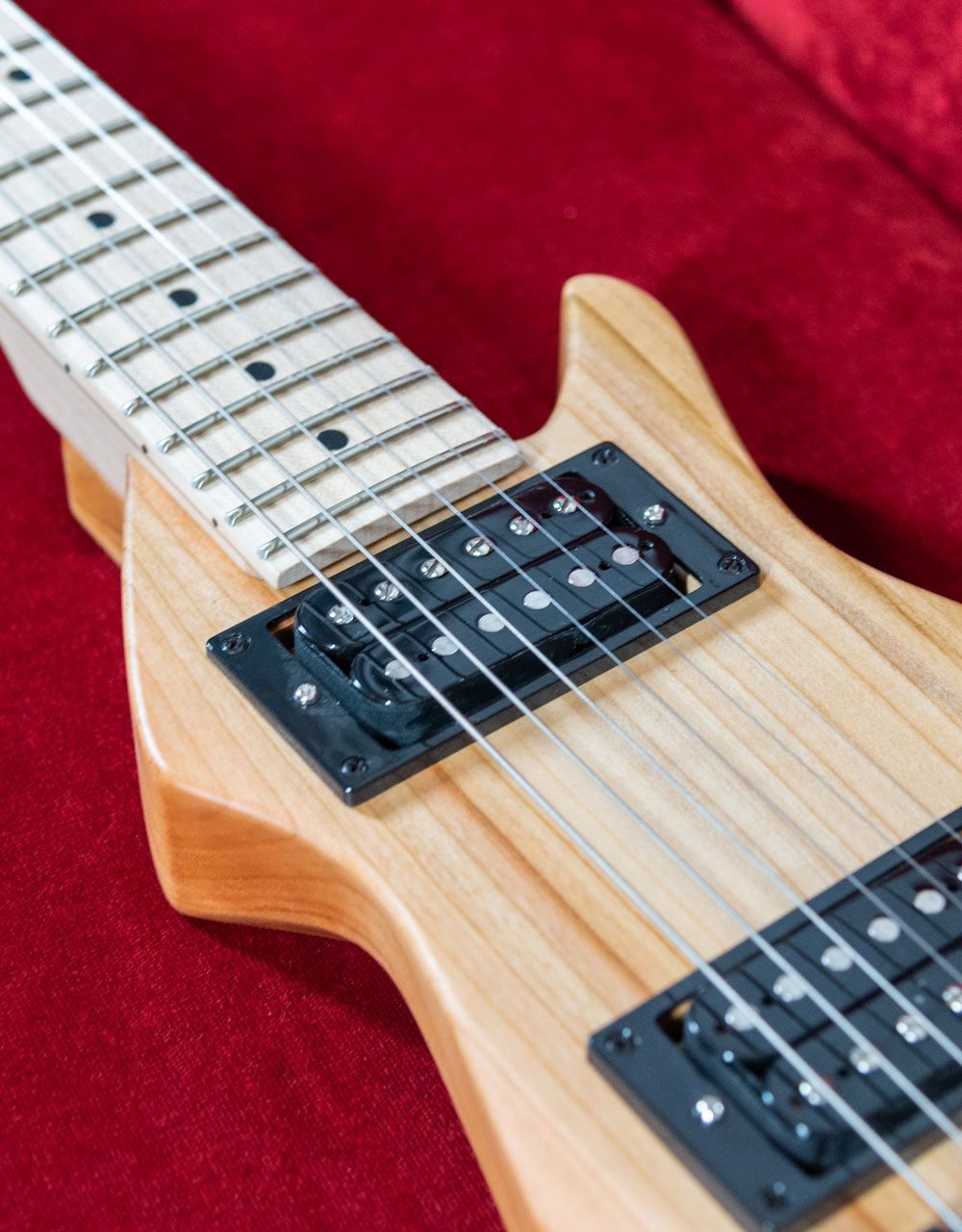 Тревел-электрогитара Inspector Mirage LE Nat - купить в "Гитарном Клубе"