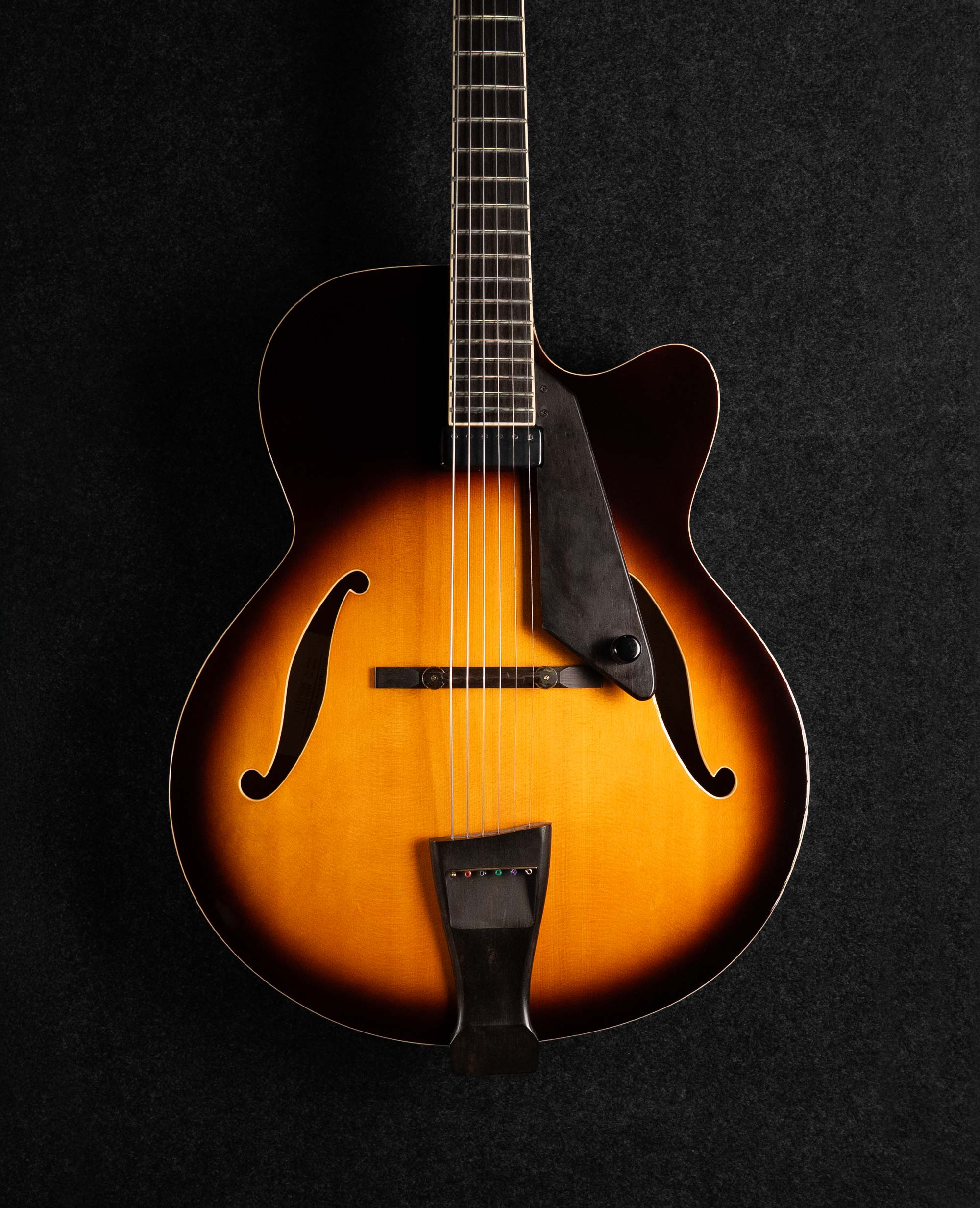 Полуакустическая гитара Peerless Manhattan - купить в "Гитарном Клубе"