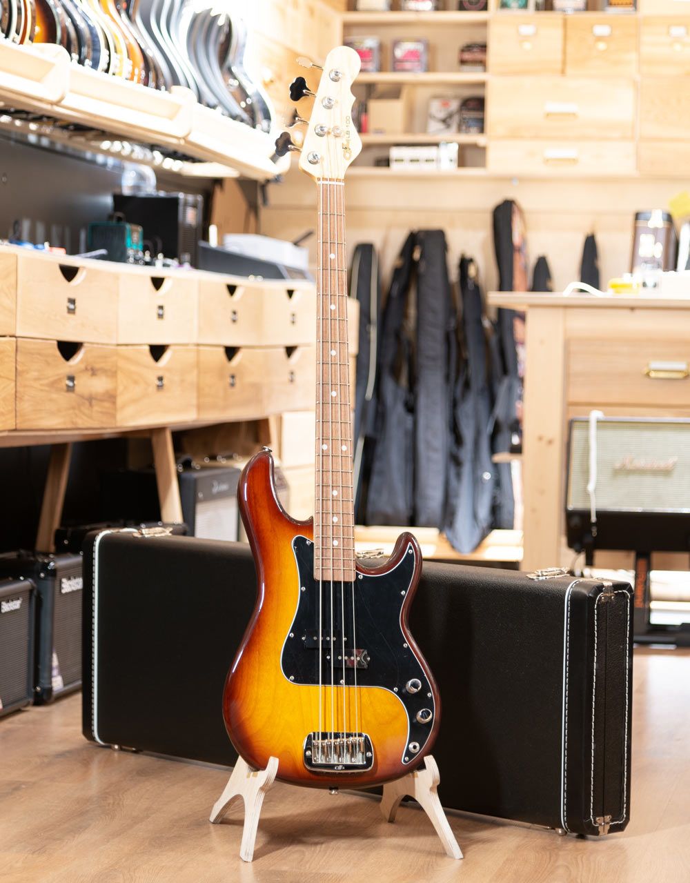 Бас-гитара G&L LB-100 Old School Tobacco Sunburst - купить в "Гитарном Клубе"