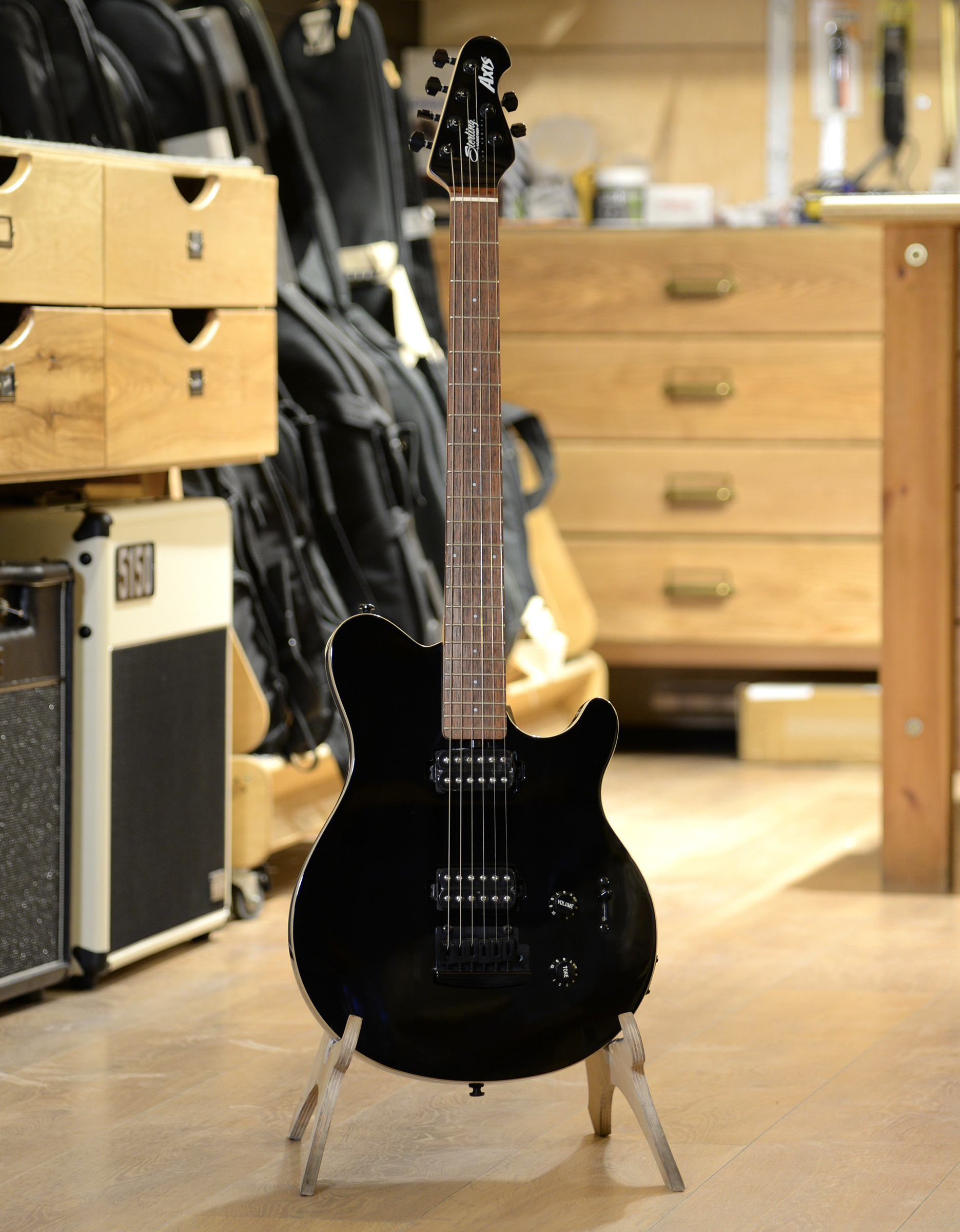 Электрогитара Sterling Axis Black with White - купить в "Гитарном Клубе"