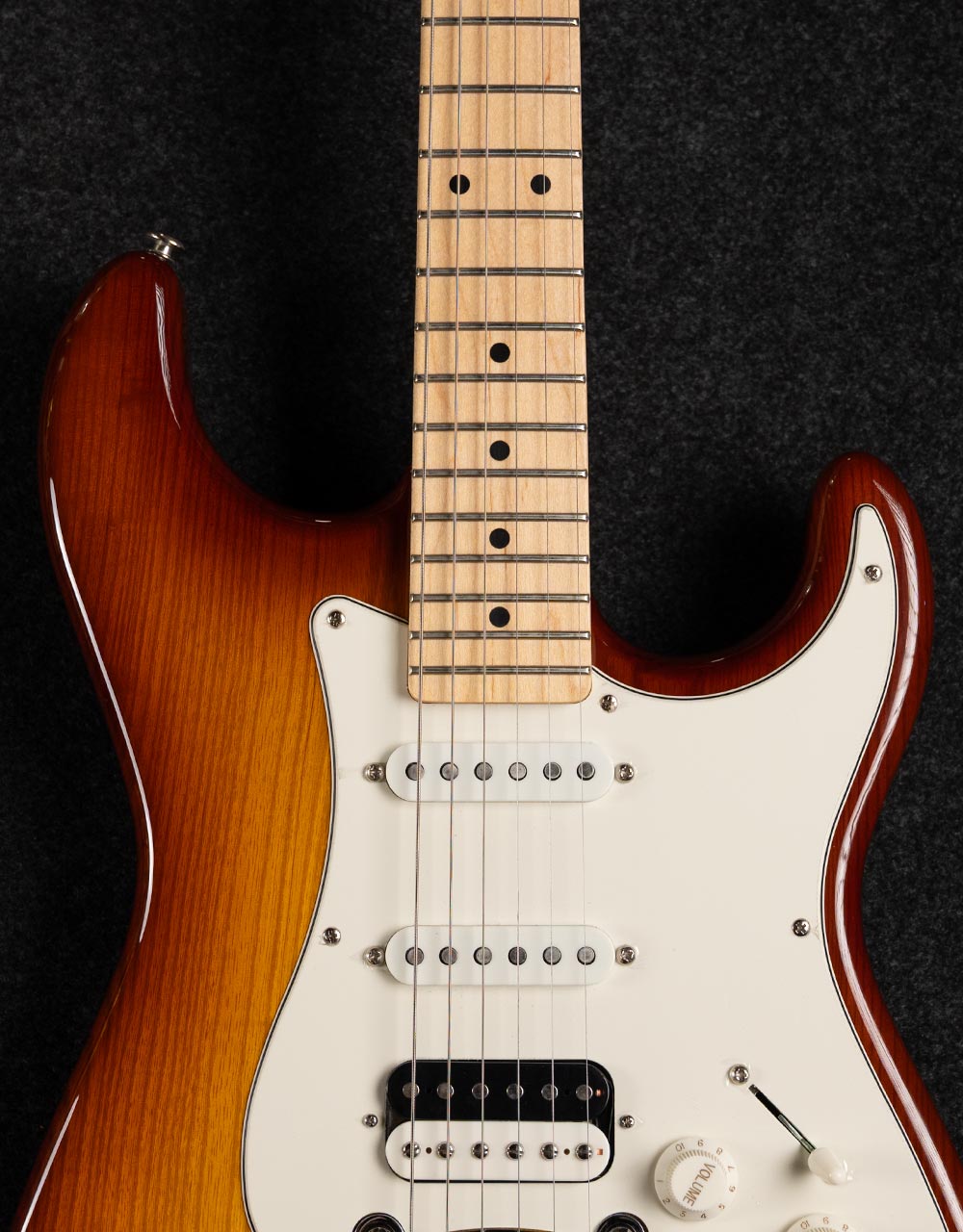 Электрогитара G&L FD Legacy HB Old School Tobacco Sunburst MP - купить в "Гитарном Клубе"