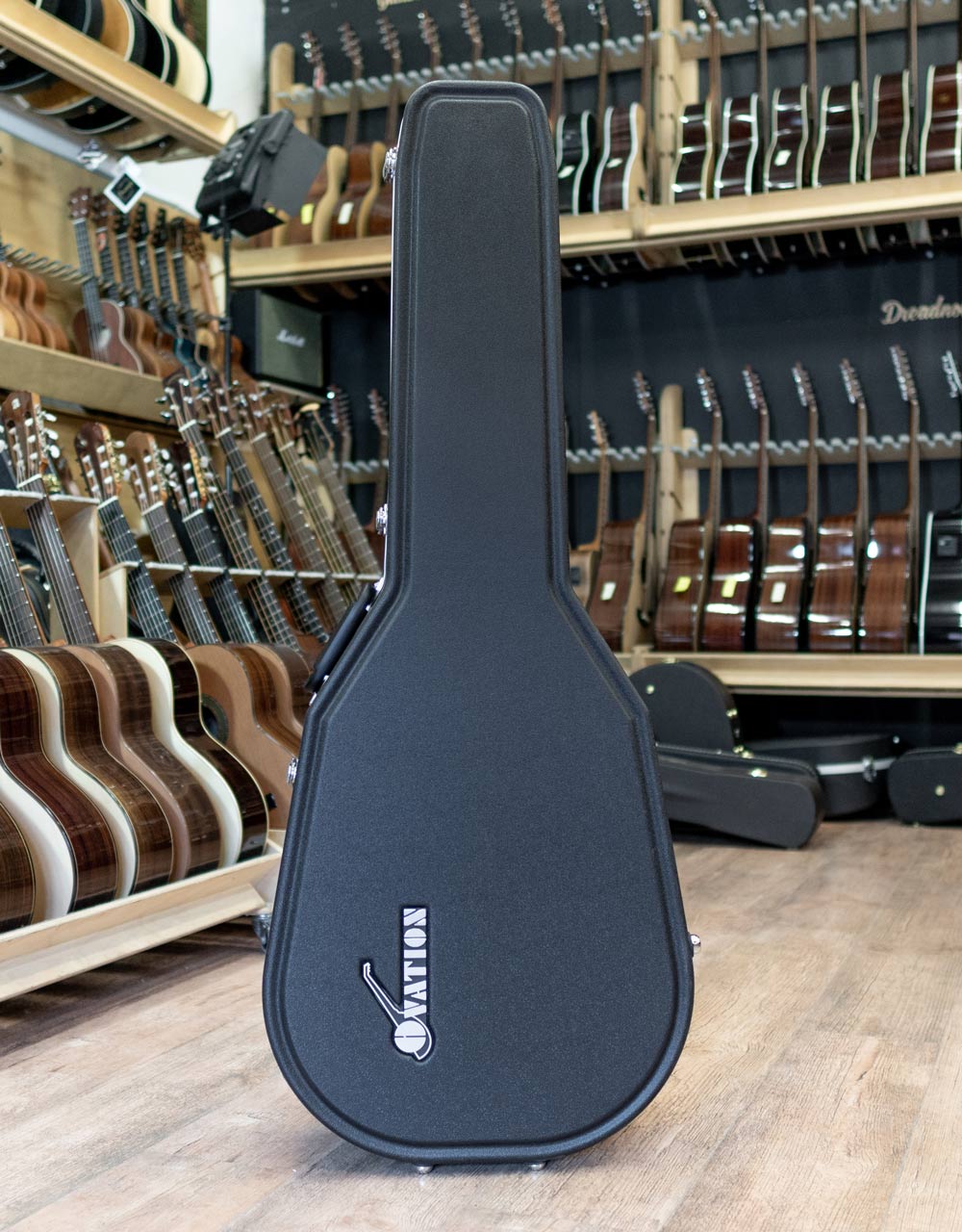 Кейс для акустической гитары Ovation Mid/Deep/12str Bowl - купить в "Гитарном Клубе"