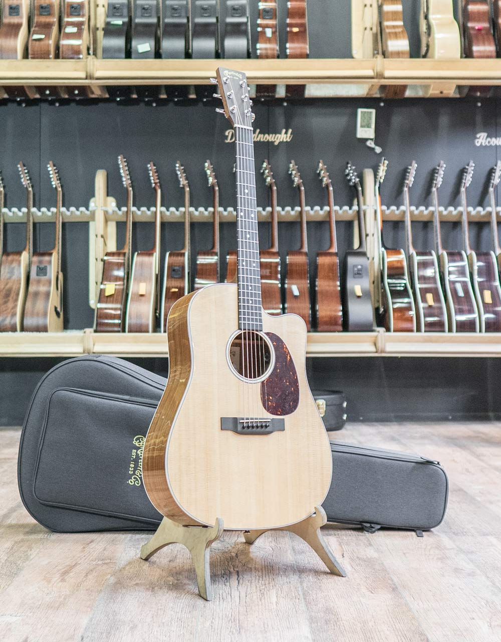 Электроакустическая гитара Martin DC-13E Road Series - купить в "Гитарном Клубе"