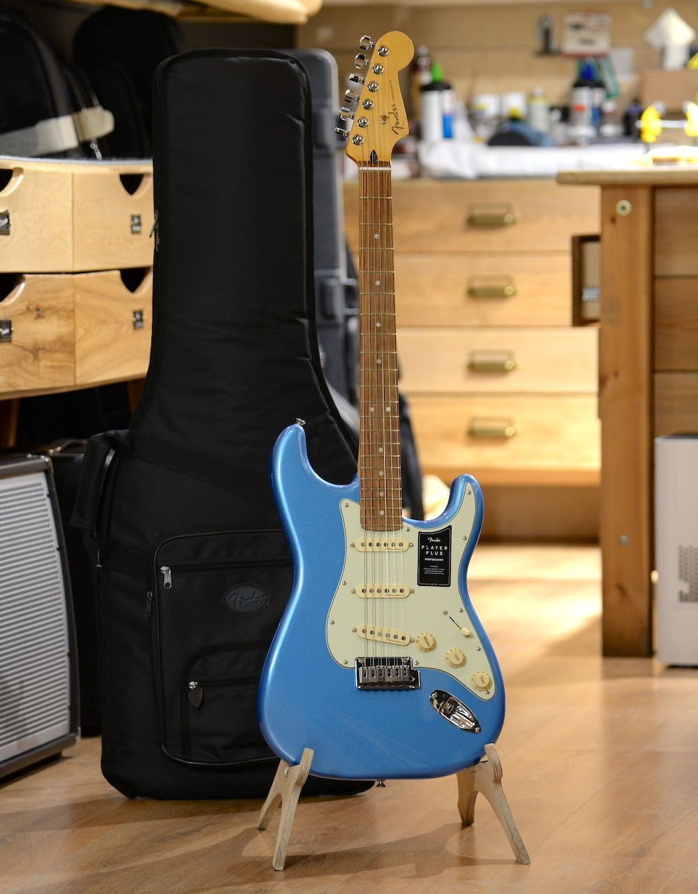 Fender フェンダー　Player Plus Opal Spark Электрогитара Fender Player Plus Stratocaster Opal Spark PF