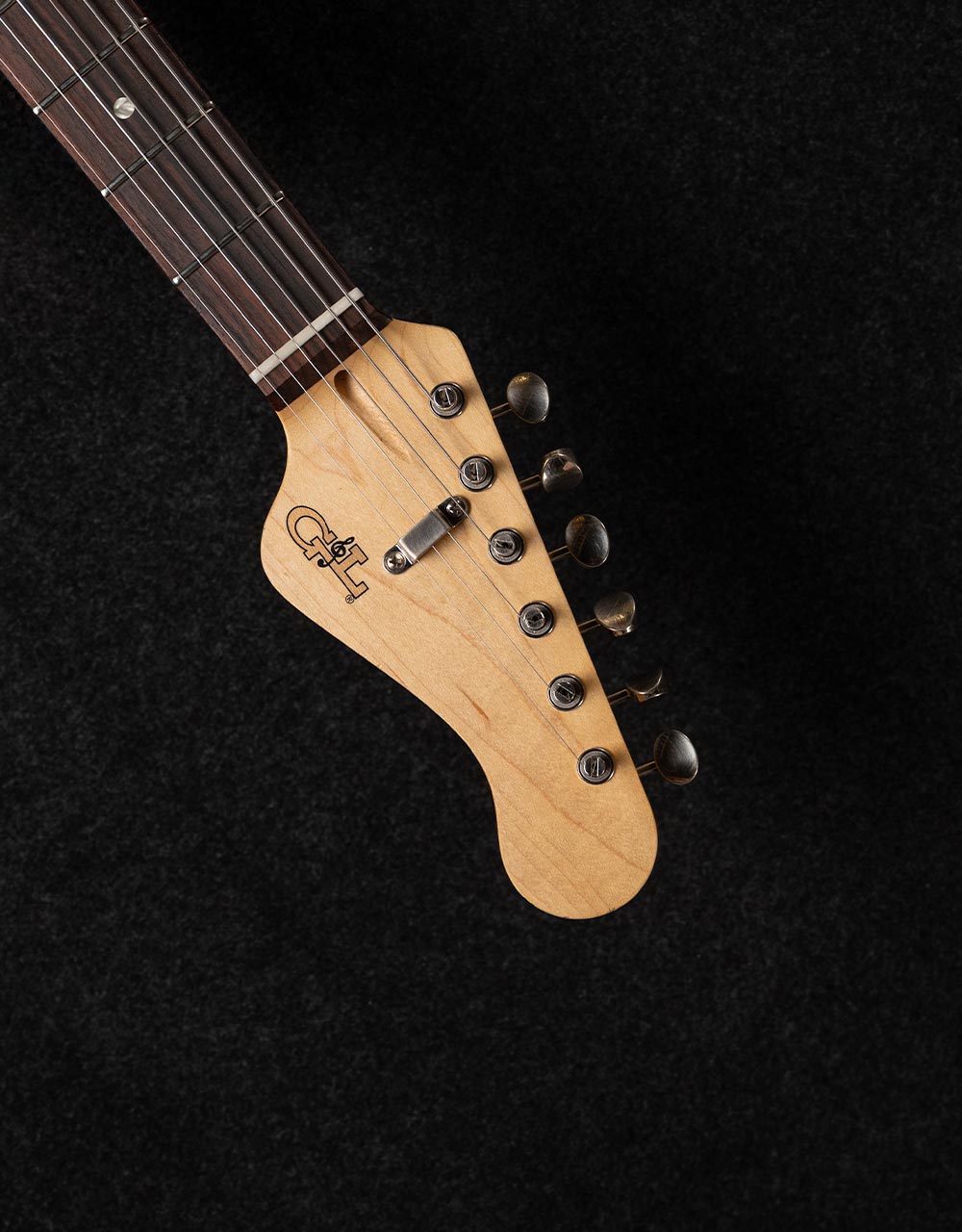 Электрогитара G&L Custom Shop Legacy SSZ RW Nitro Lake Placid Blue - купить в "Гитарном Клубе"