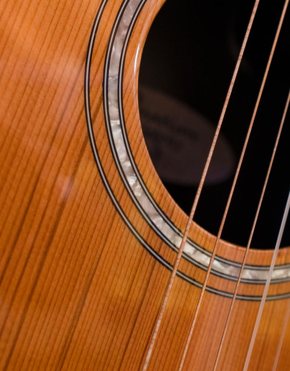 Классическая гитара Ovation CS24C-4 Celebrity Standard Mid Cutaway Natural - купить в "Гитарном Клубе"