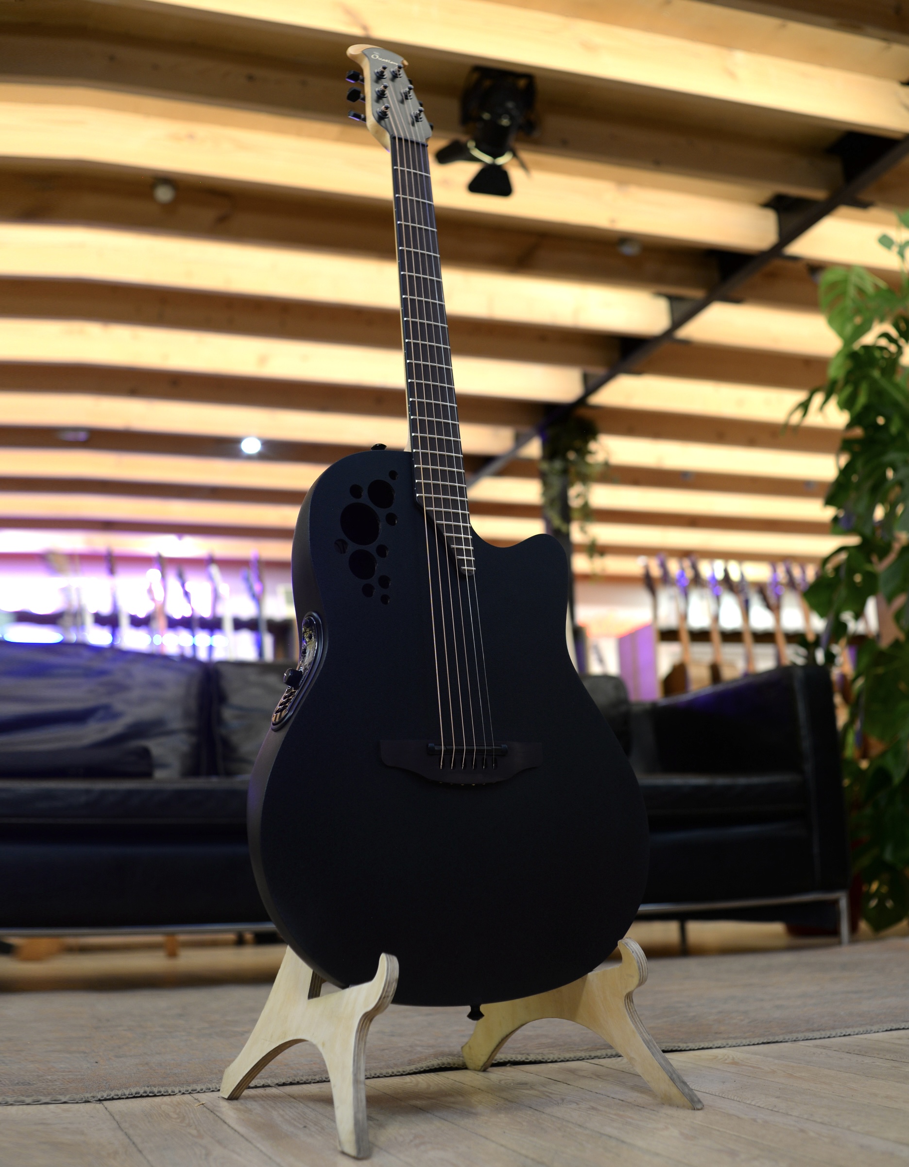 Электроакустическая гитара Ovation 1868TX-5-G Elite TX Super Shallow Black Textured - купить в "Гитарном Клубе"