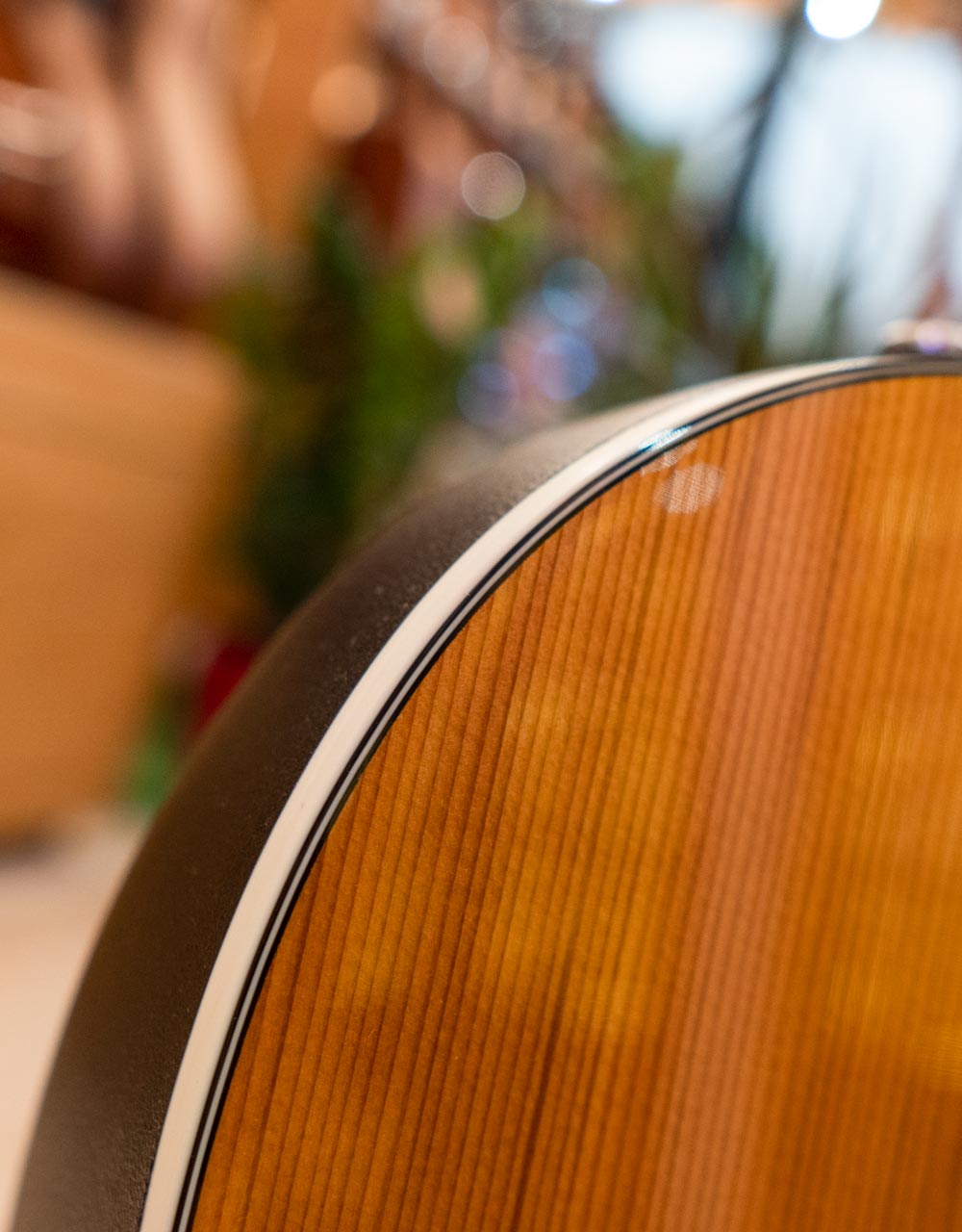 Классическая гитара Ovation CS24C-4 Celebrity Standard Mid Cutaway Natural - купить в "Гитарном Клубе"