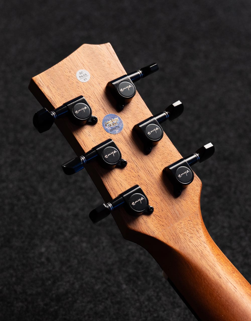 Акустическая гитара Enya EM-X1+ - купить в "Гитарном Клубе"