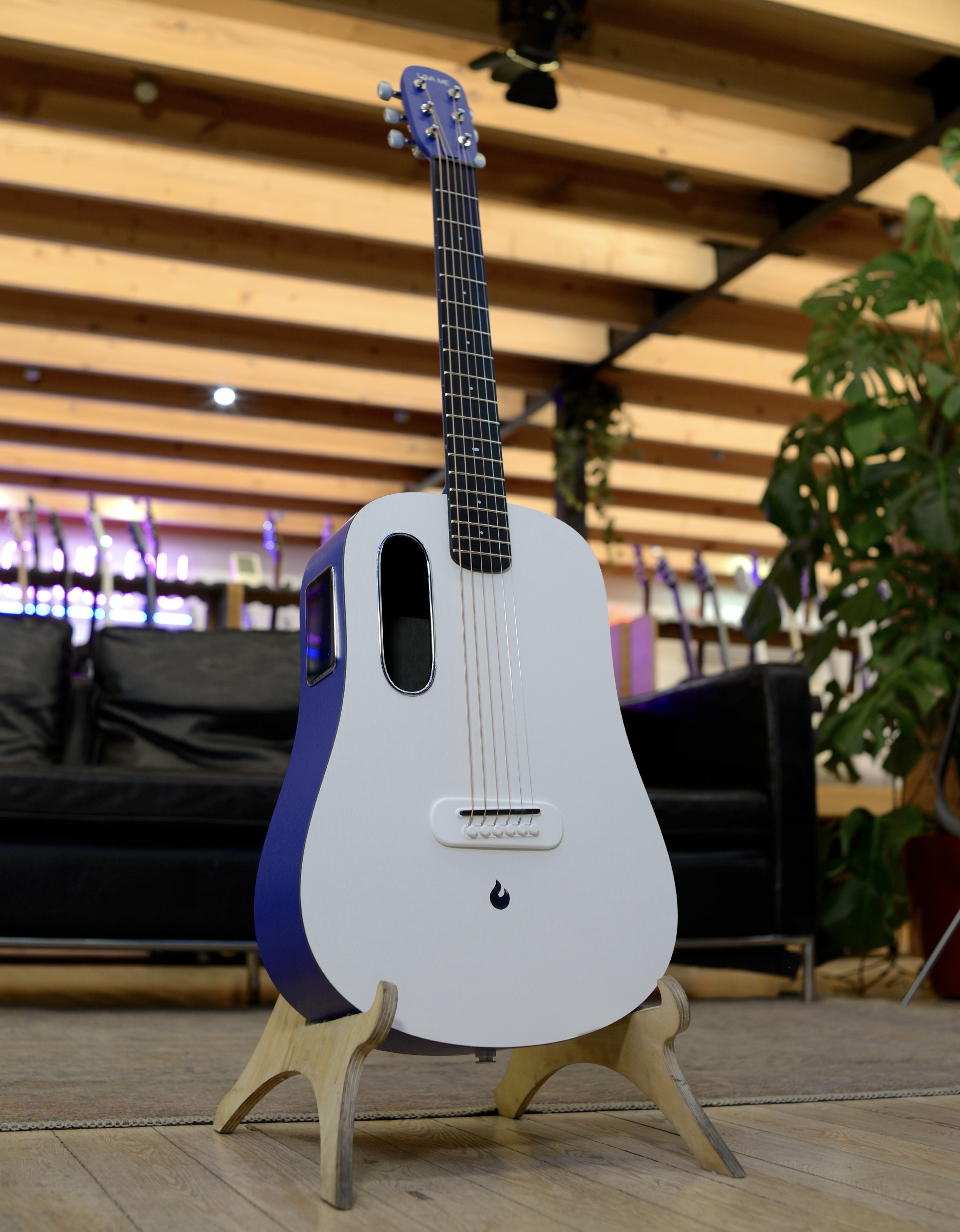 Трансакустическая гитара Lava Me Play Deep Blue 36" - купить в "Гитарном Клубе"