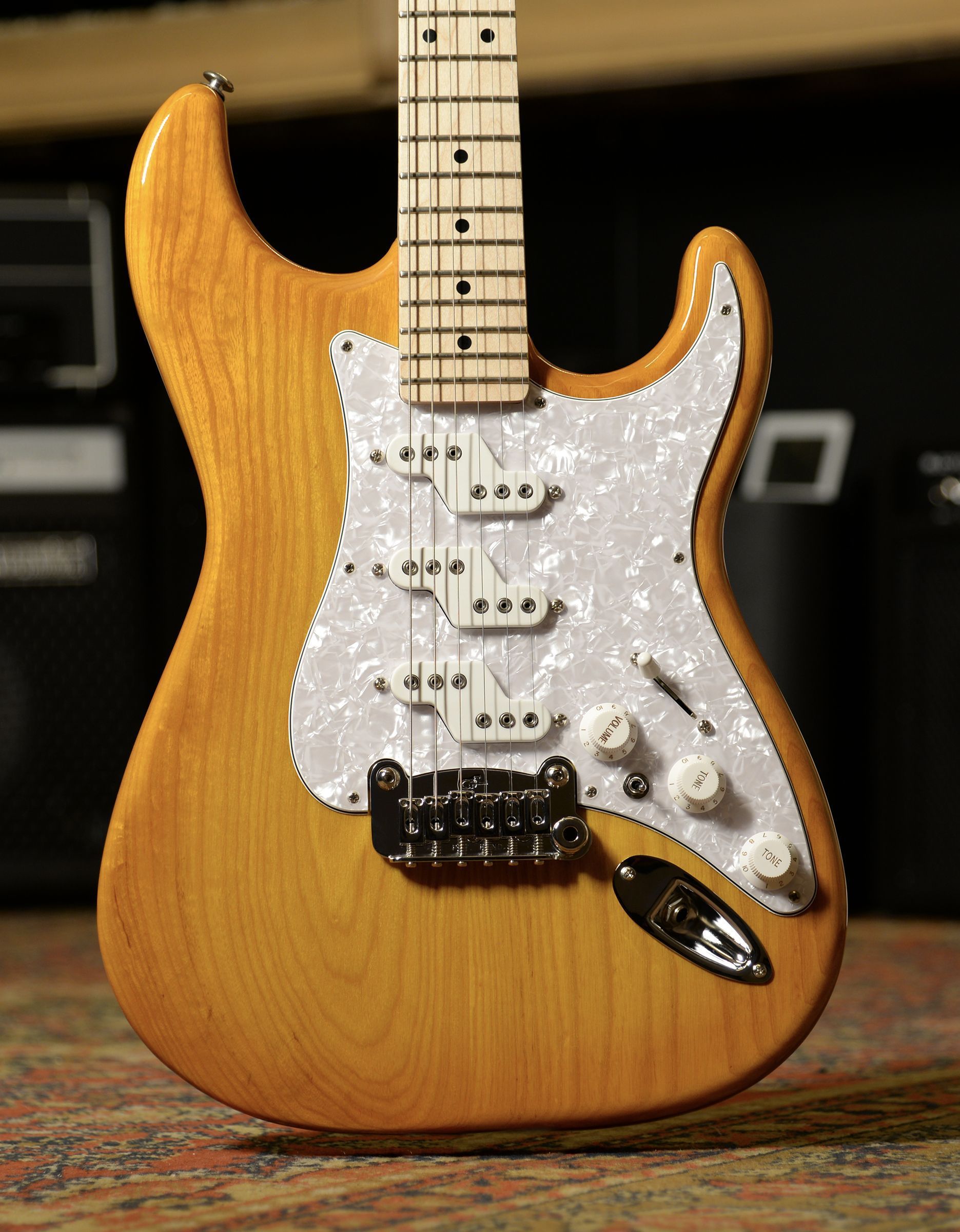 Электрогитара G&L Comanche Honeyburst MP - купить в "Гитарном Клубе"
