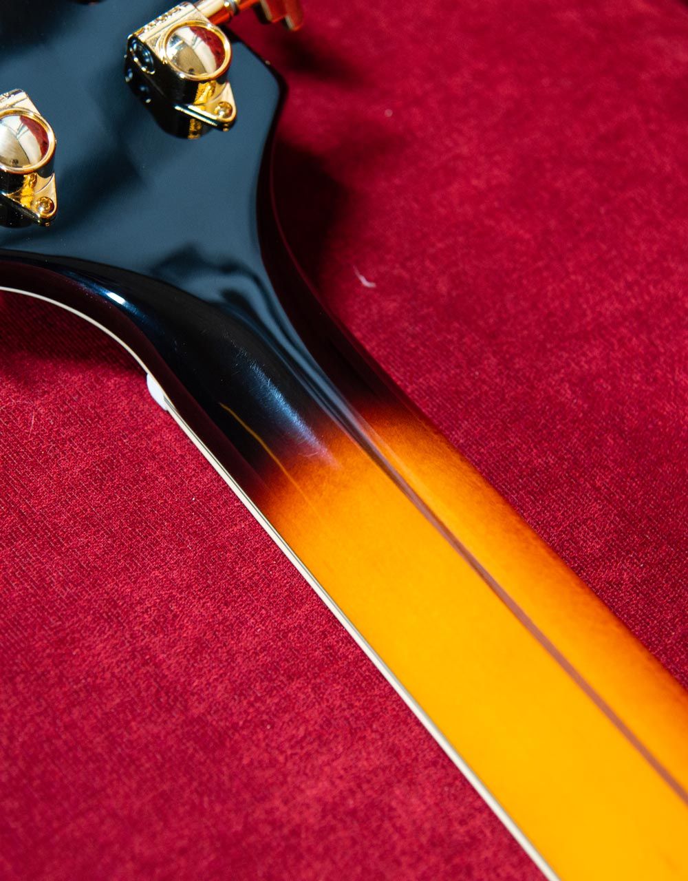 Полуакустическая гитара D