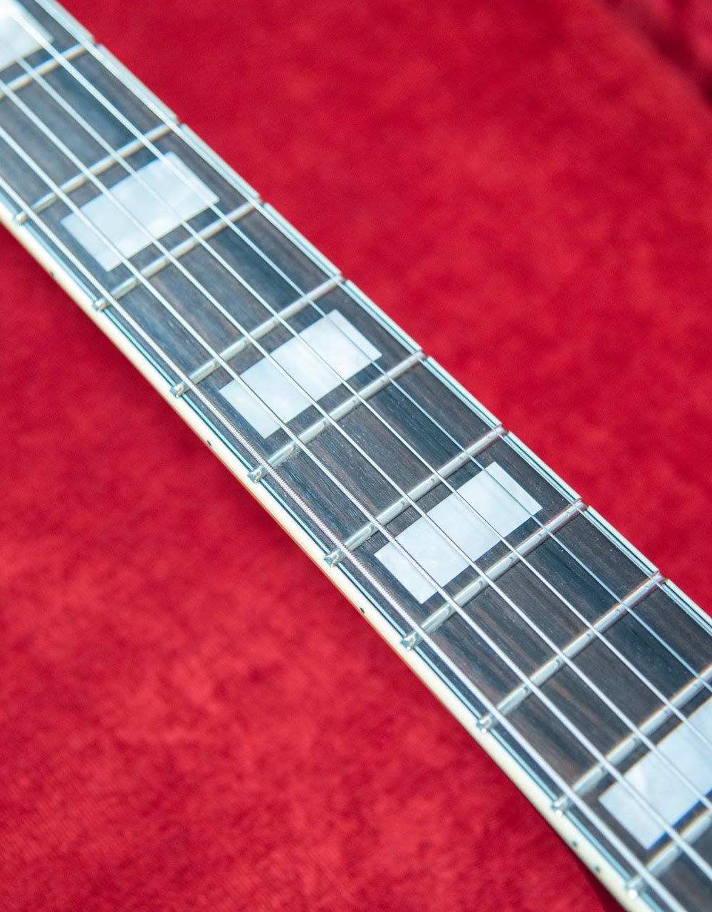 Полуакустическая гитара D