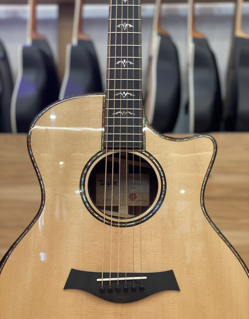 Электроакустическая гитара Taylor 914ce - купить в "Гитарном Клубе"