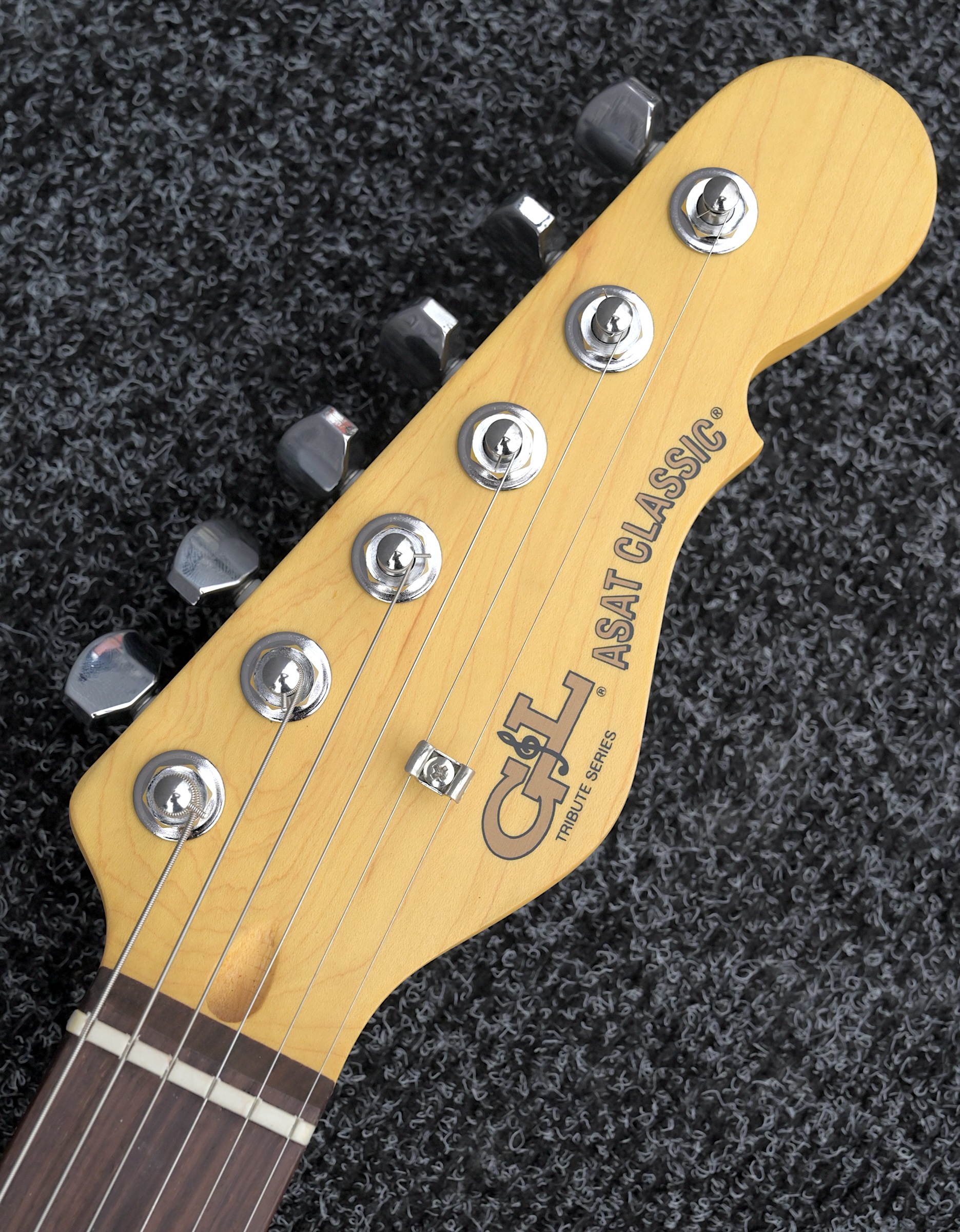 Электрогитара G&L Tribute ASAT Classic Bluesboy Lake Placid Blue RW - купить в "Гитарном Клубе"