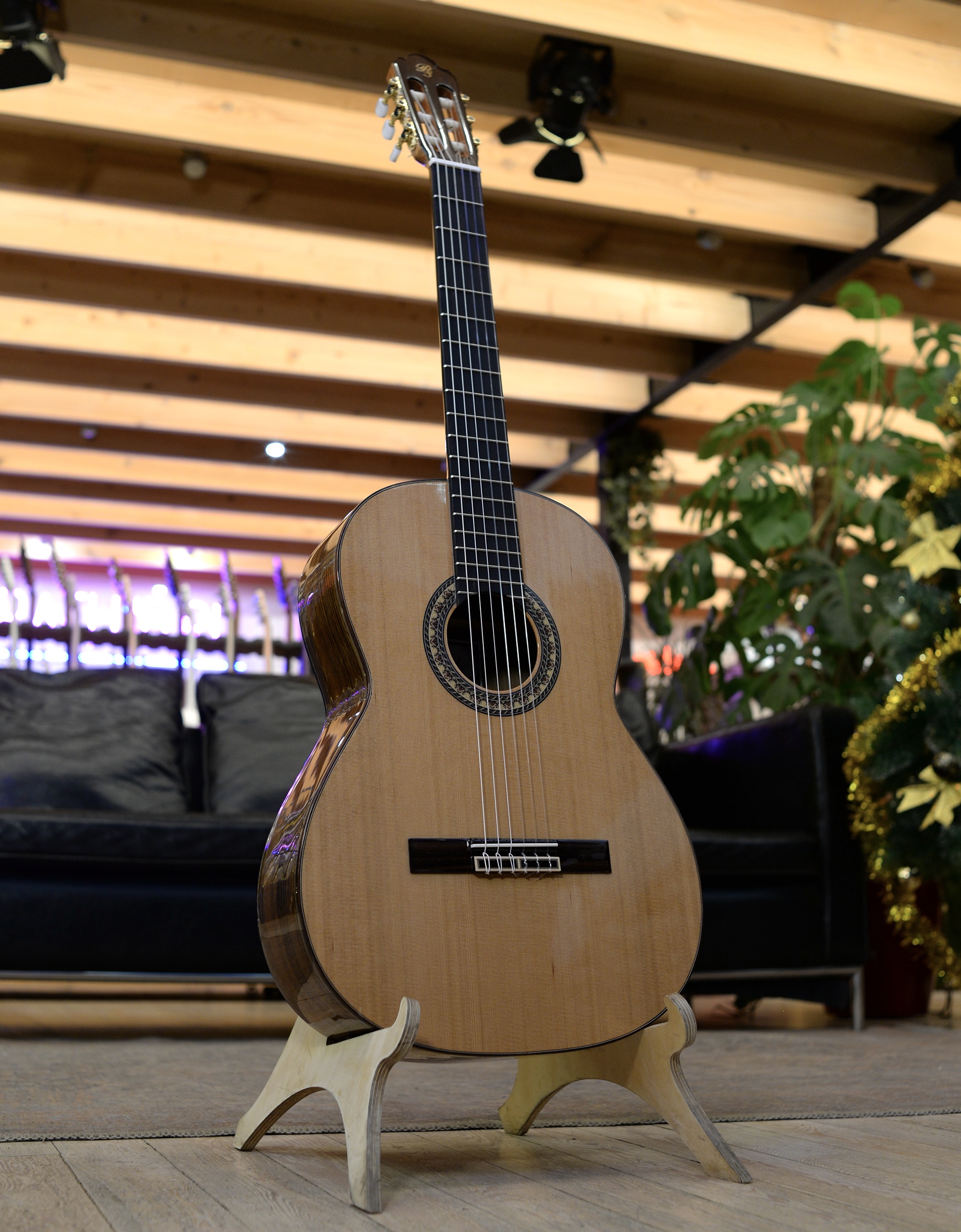 Классическая гитара Prudencio Saez 6-M Cedar - купить в "Гитарном Клубе"