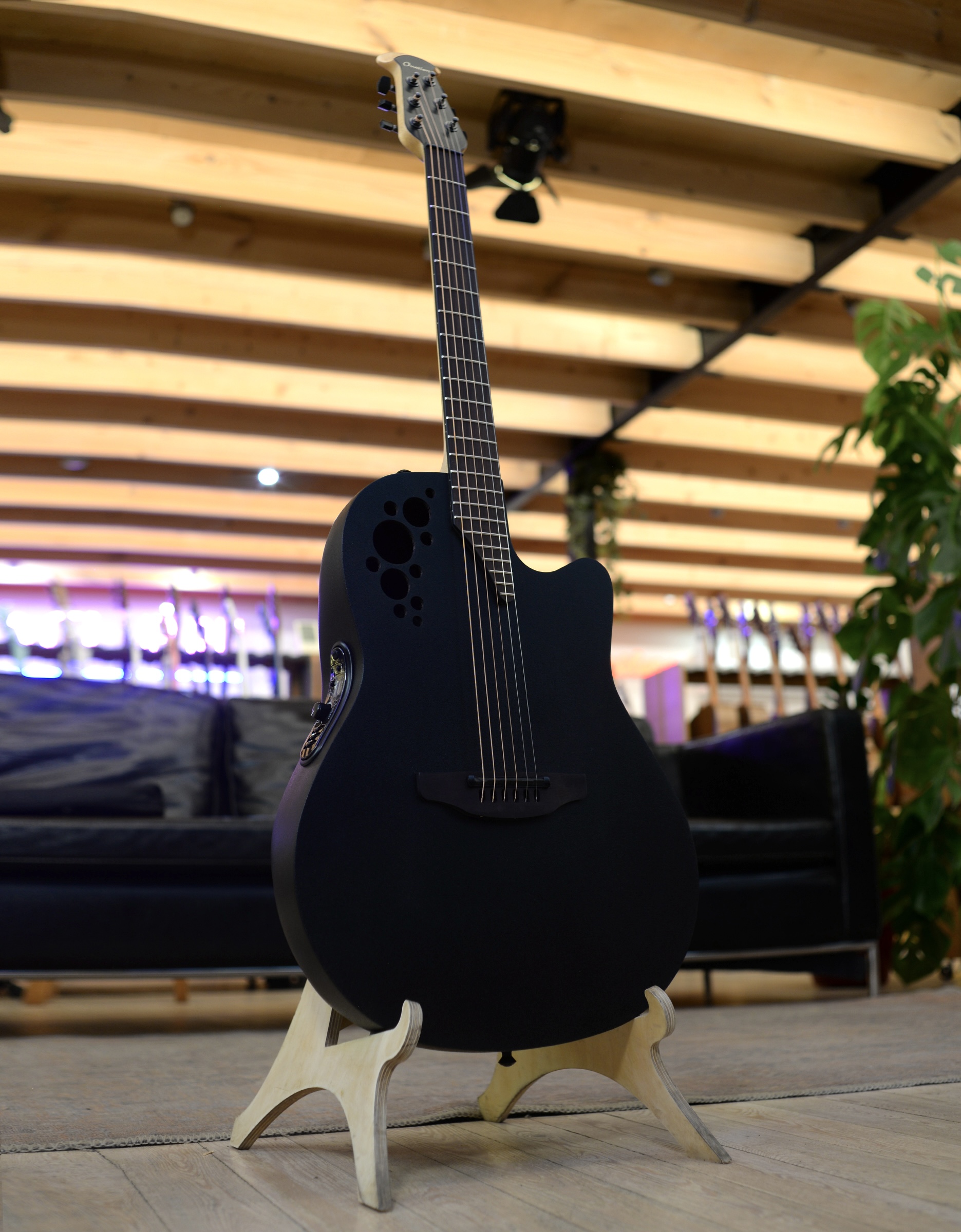 Электроакустическая гитара Ovation 1778TX-5-G Elite TX Mid Cutaway Black Textured - купить в "Гитарном Клубе"