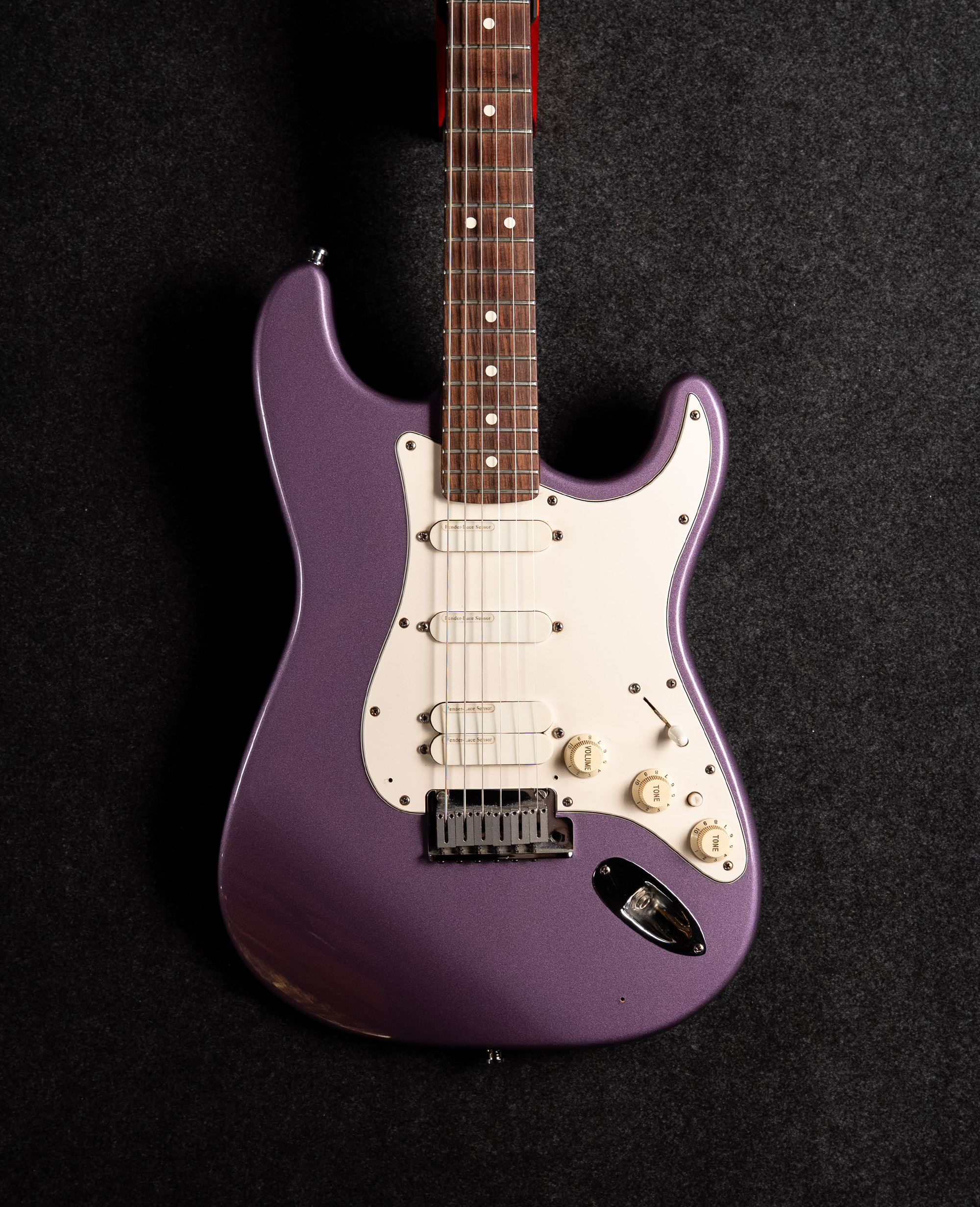 Электрогитара Fender Stratocaster Jeff Beck Purple’93 - купить в "Гитарном Клубе"