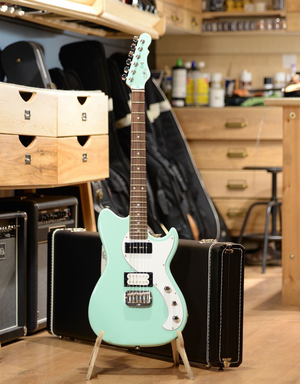 Электрогитара G&L Fallout Surf Green RW - купить в "Гитарном Клубе"