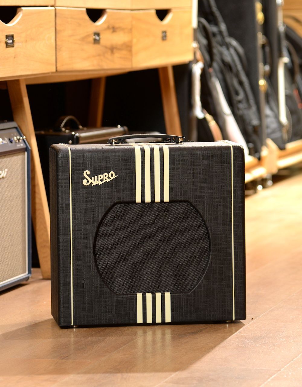 Ламповый комбоусилитель для электрогитары Supro Delta King 12 Black & Cream, 1х12