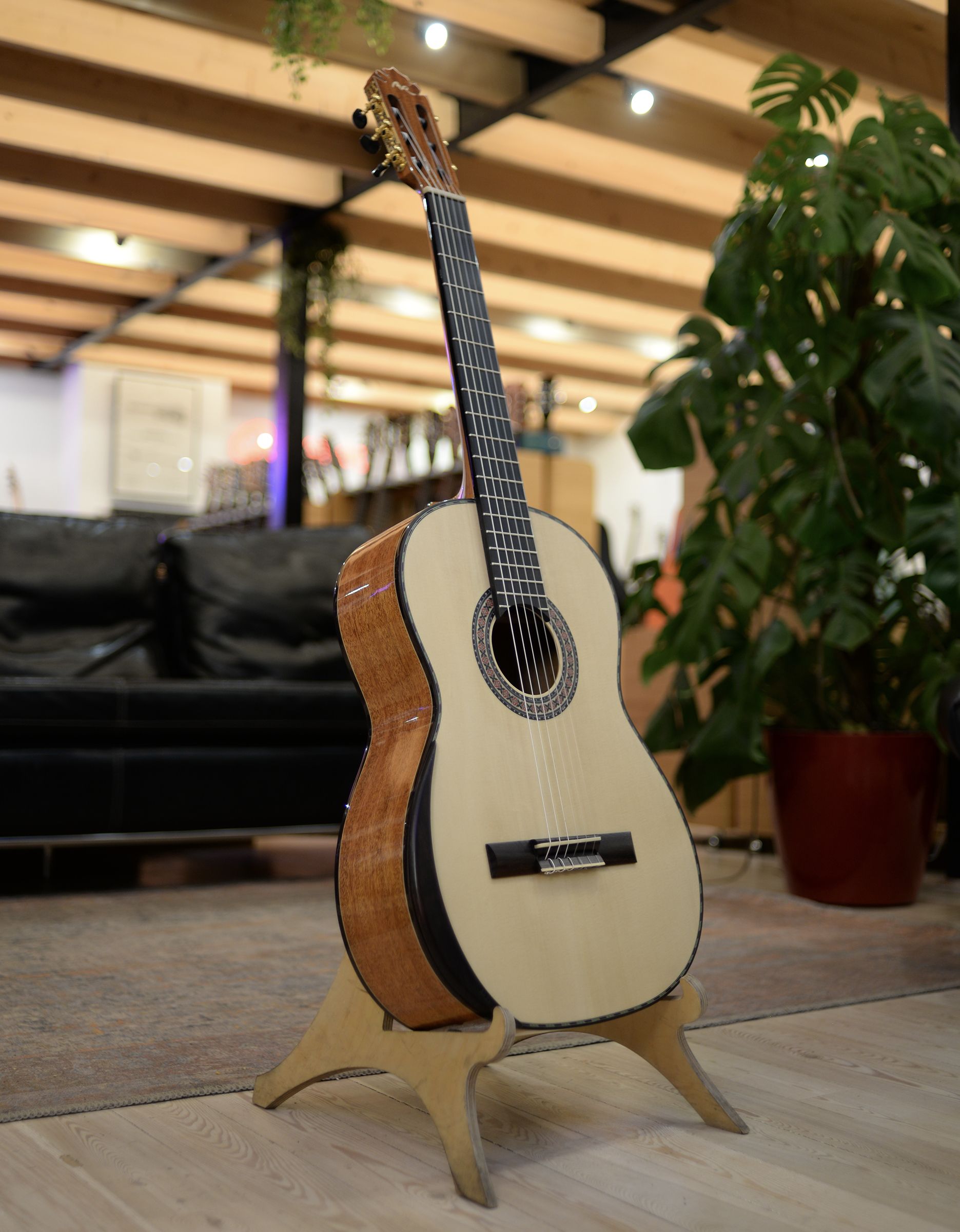 Классическая гитара Manuel Rodriguez D-S 4/4 Magistral - купить в "Гитарном Клубе"