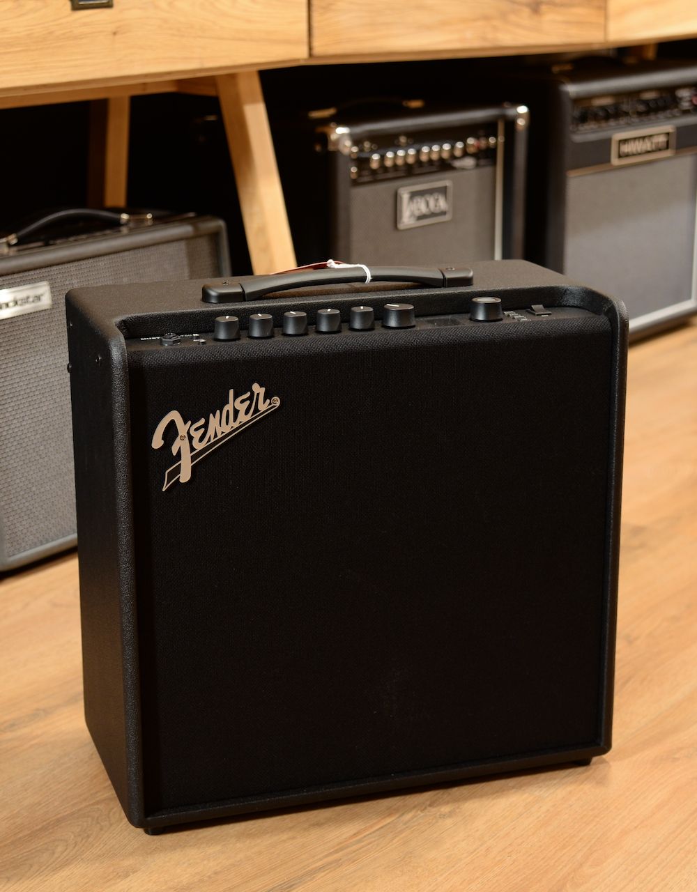 Комбоусилитель для электрогитары Fender Mustang LT50, 1х12", 50Вт - купить в "Гитарном Клубе"