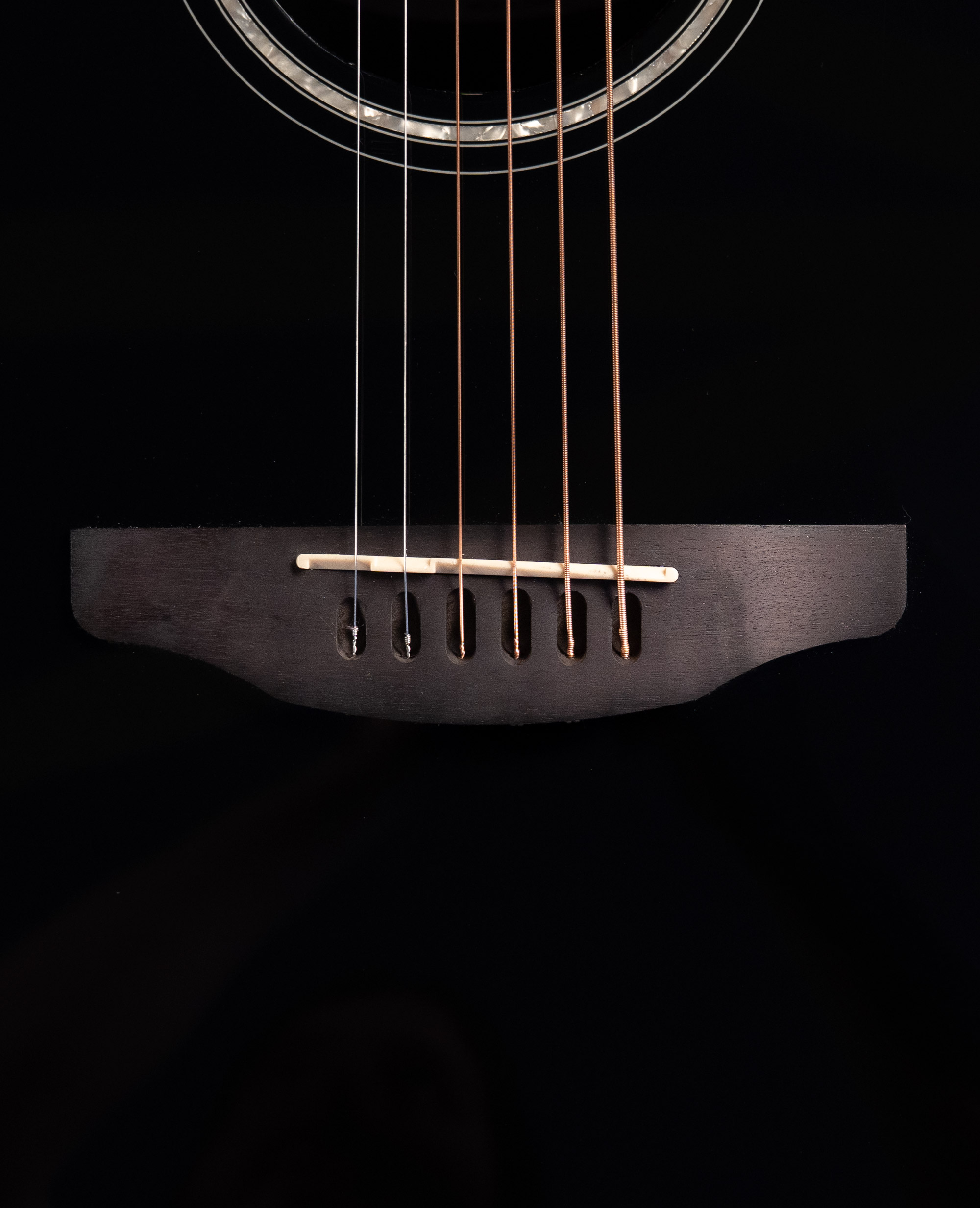 Электроакустическая гитара Ovation CS24L-5G Celebrity CS Standard Mid Cutaway Black - купить в "Гитарном Клубе"