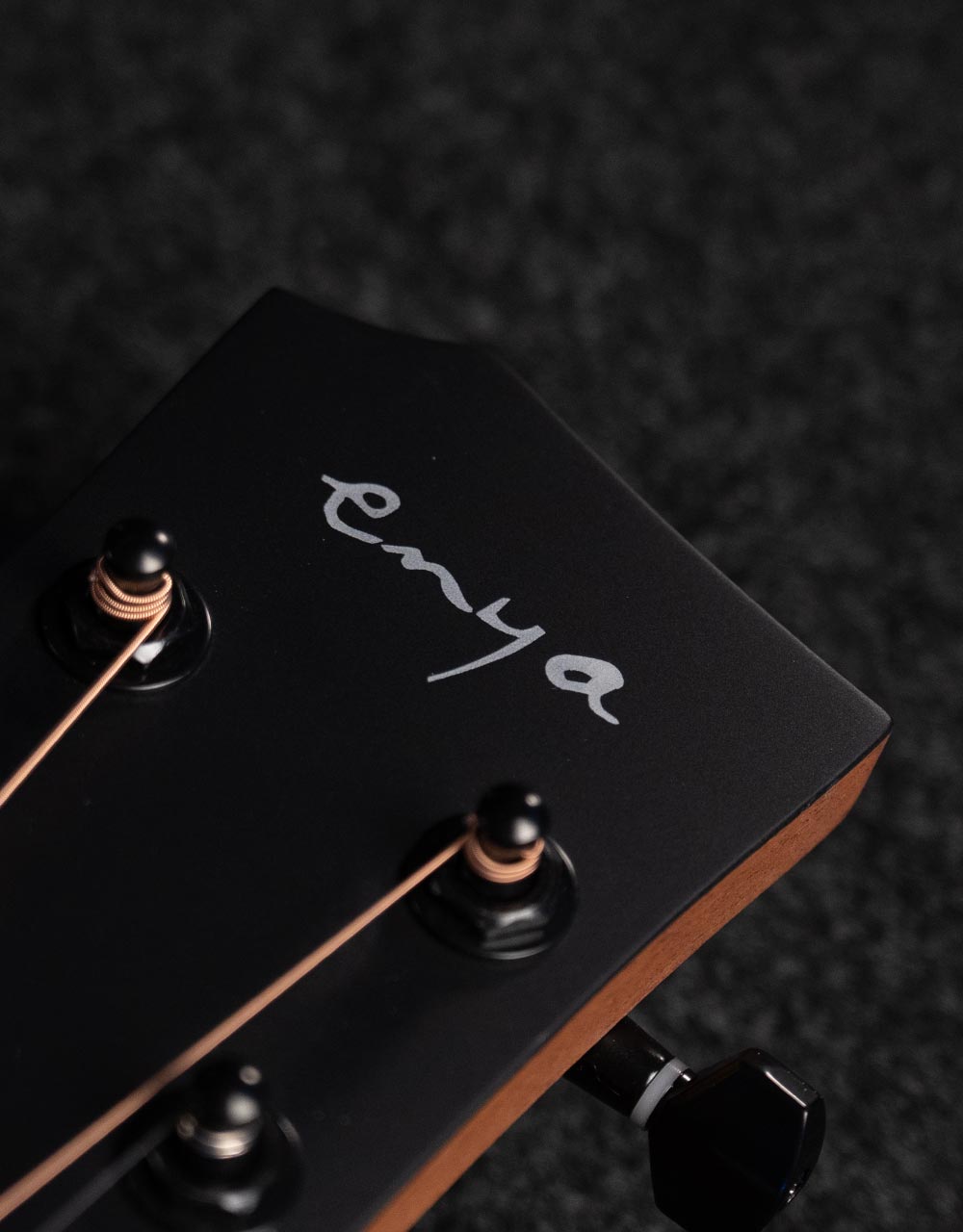 Трансакустическая гитара Enya ED-X0/NA.S0.EQ - купить в "Гитарном Клубе"