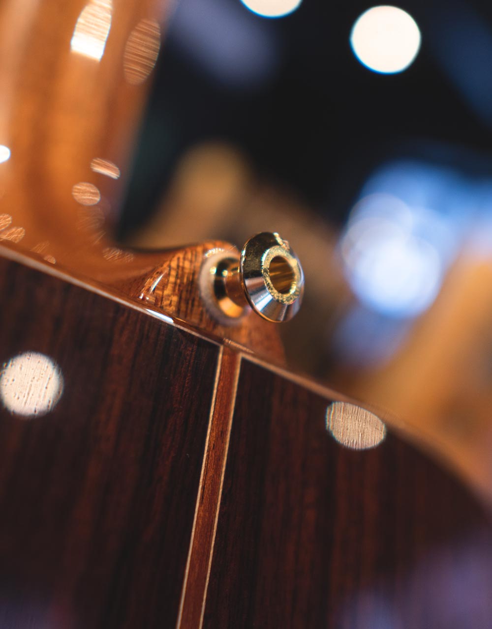 Электроакустическая гитара Maton EM100-808 - купить в "Гитарном Клубе"