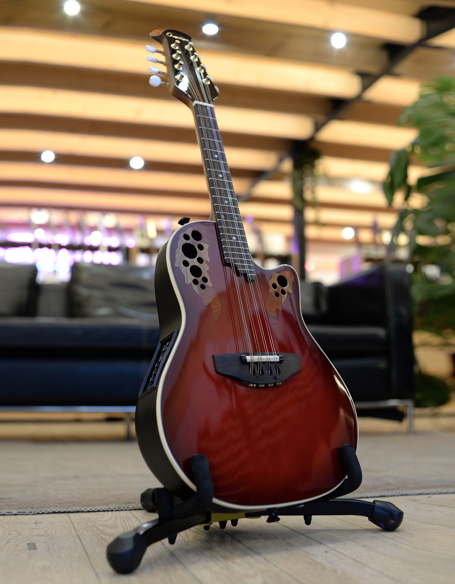 Мандолина Ovation MM68AX-CCB American Collection Cherry Burst - купить в "Гитарном Клубе"