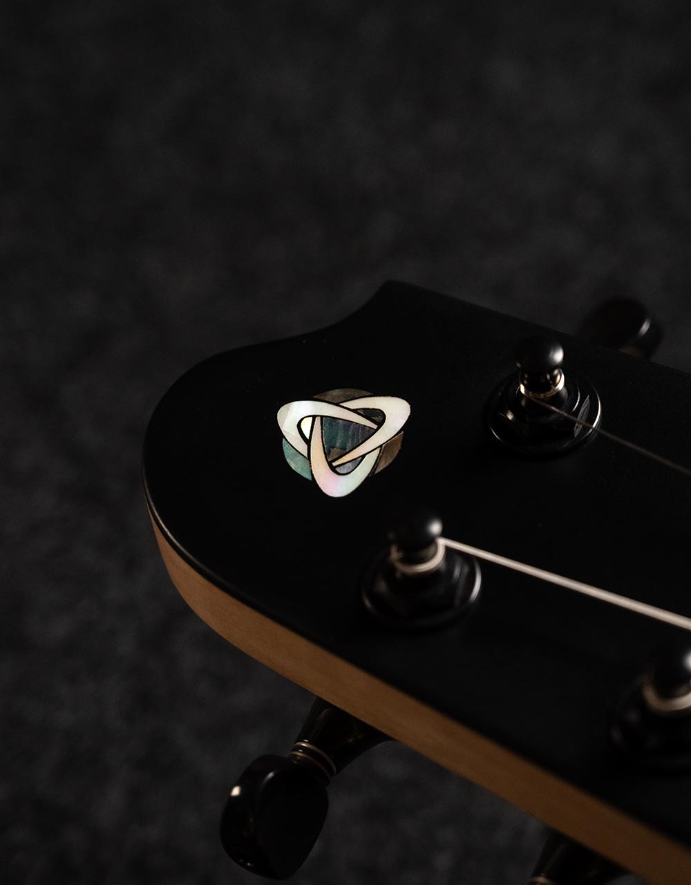 Электрогитара Covenant Custom Model Be Lemon - купить в "Гитарном Клубе"