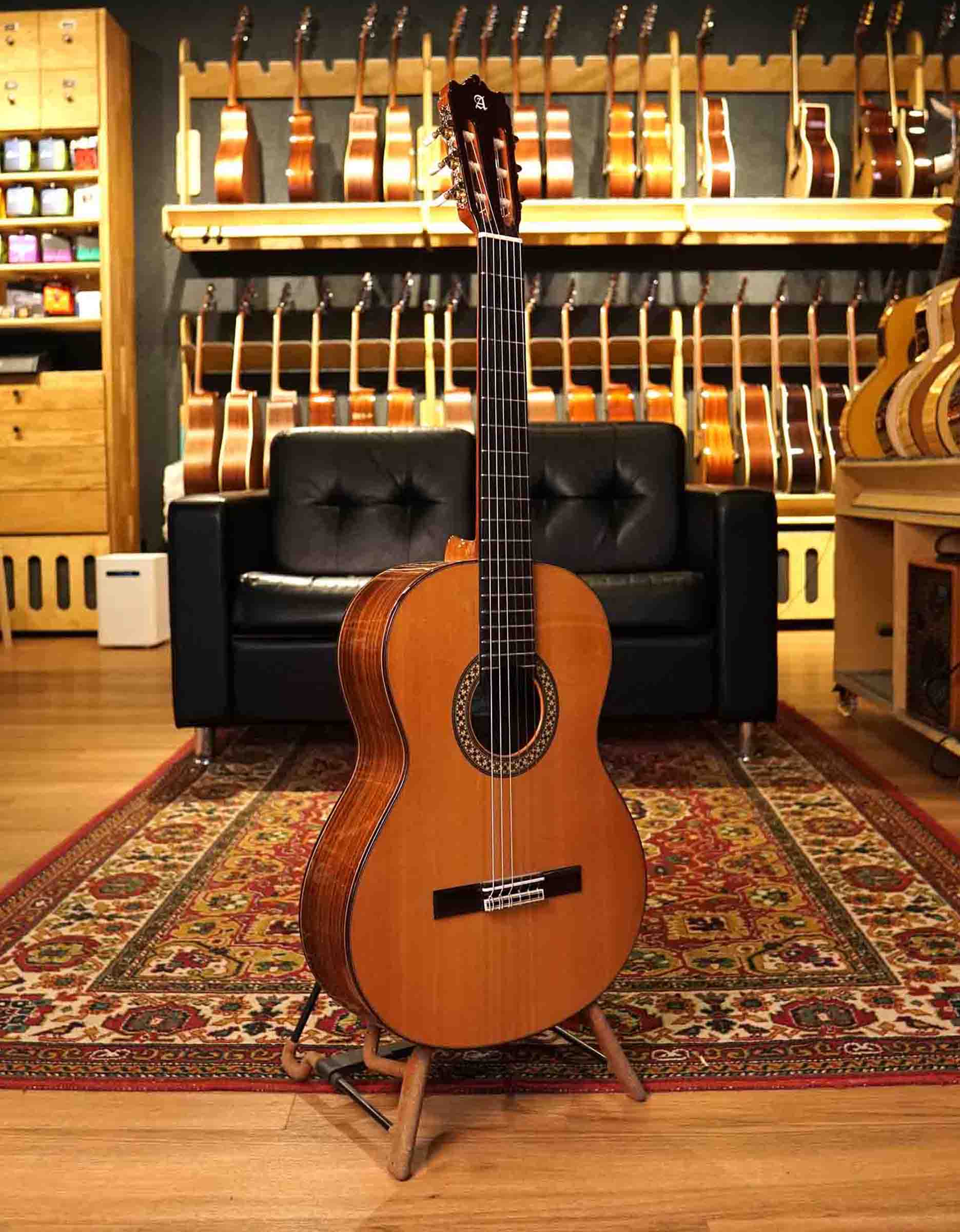 Классическая гитара Alhambra Classical Conservatory 4P - купить в "Гитарном Клубе"