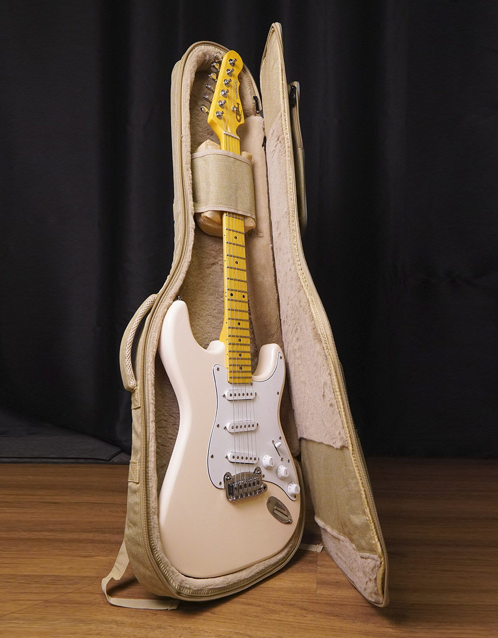 Чехол для электрогитары UNIQKEYS PREMIUM GEB-03BK, Orange Label, Black - купить в "Гитарном Клубе"