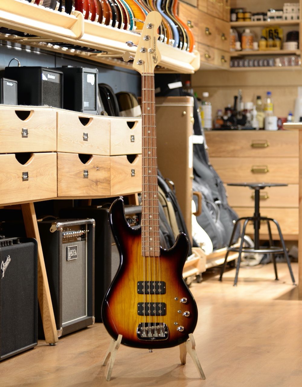 Бас-гитара G&L Tribute L-2000 3-Tone Sunburst RW - купить в "Гитарном Клубе"