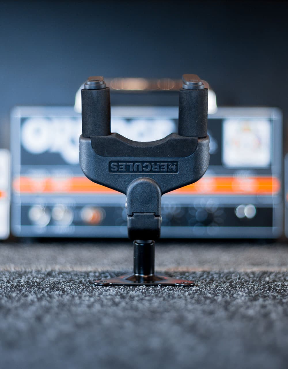 Настенный держатель для гитары Hercules GSP39WB - купить в "Гитарном Клубе"