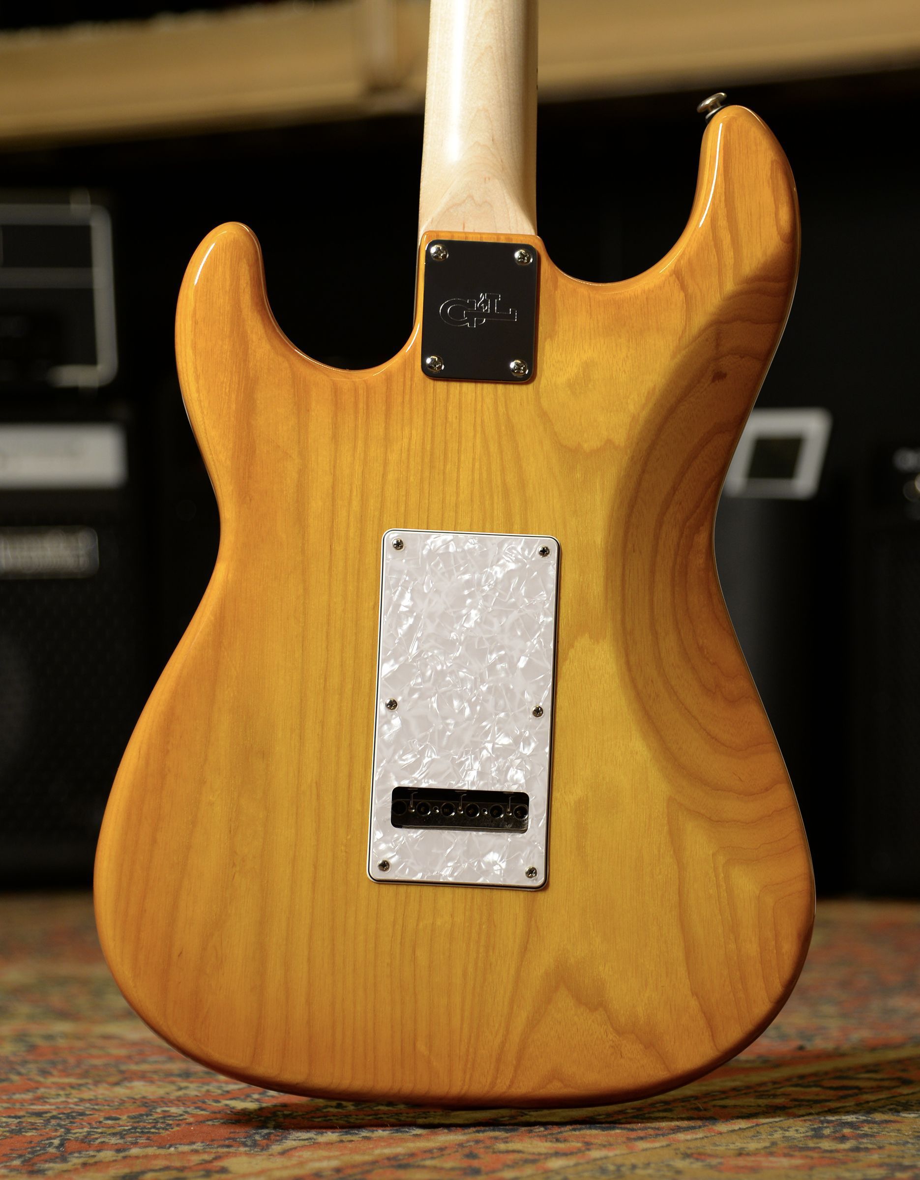 Электрогитара G&L Comanche Honeyburst MP - купить в "Гитарном Клубе"