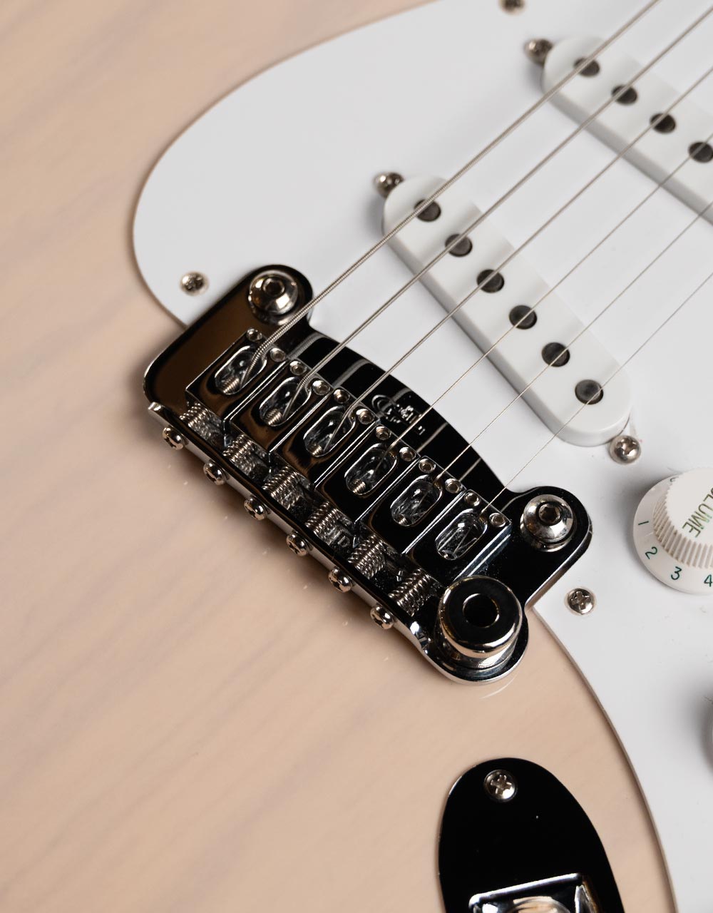 Электрогитара G&L FD Legacy Blonde MP - купить в "Гитарном Клубе"