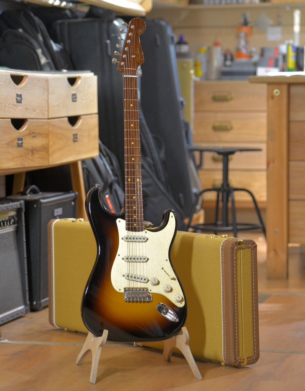 Электрогитара Fender Custom Shop 1957 Stratocaster S20 LTD Rosewood Neck LCC Wide Fade Chocolate 2-C - купить в "Гитарном Клубе"