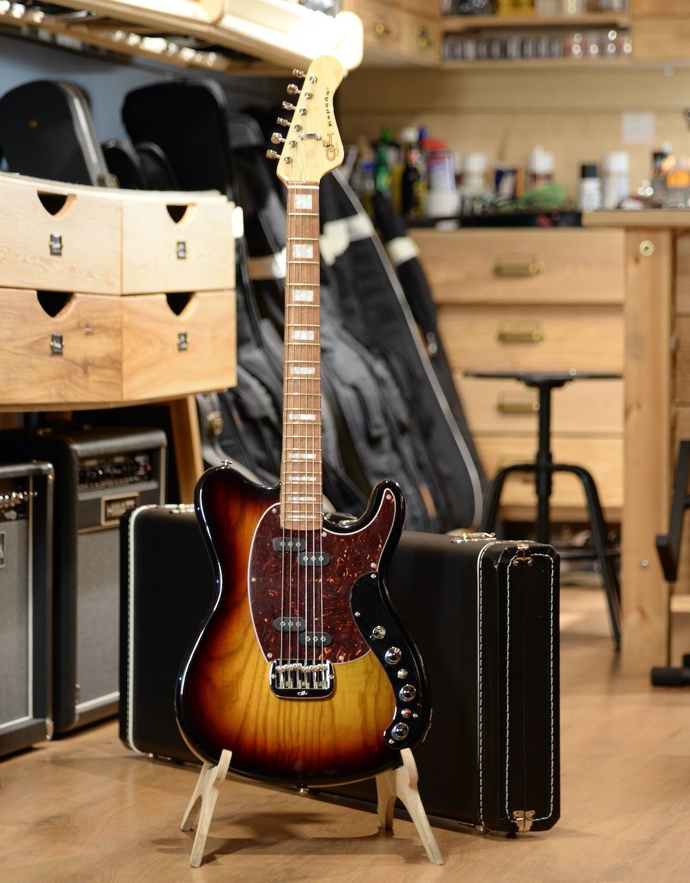 Электрогитара G&L CLF Espada 3-Tone Sunburst CR - купить в "Гитарном Клубе"