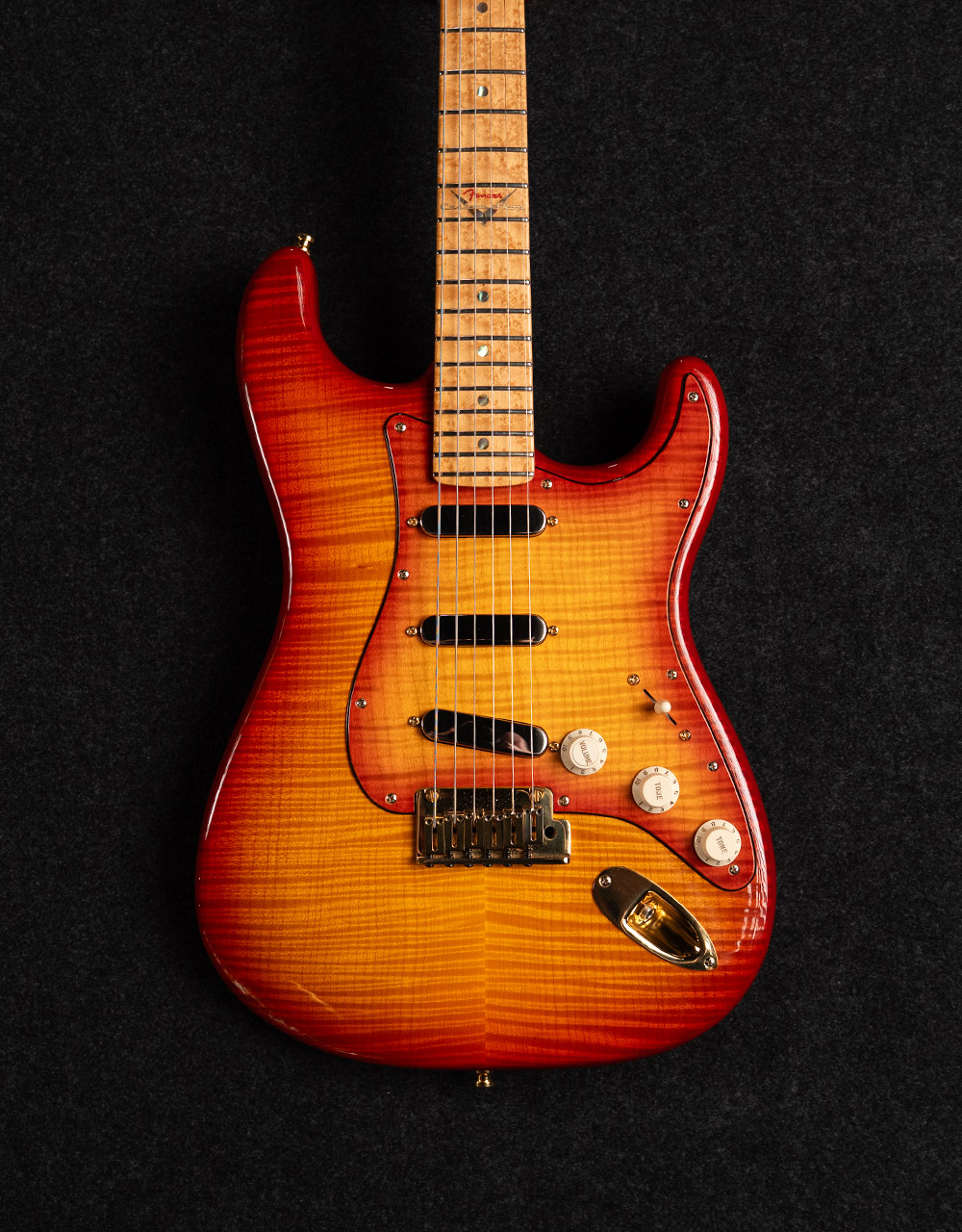 Электрогитара Fender Custom Shop Masterbuilt Yuriy Shishkov Russian Stratocaster Masterbuild Shishko - купить в "Гитарном Клубе"