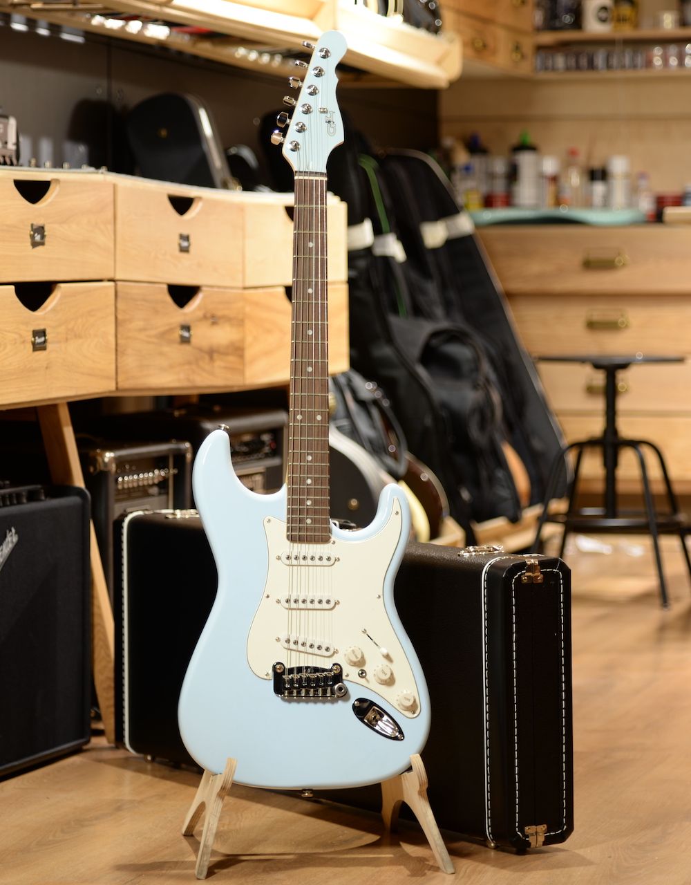 Электрогитара G&L S-500 Sonic Blue RW - купить в "Гитарном Клубе"