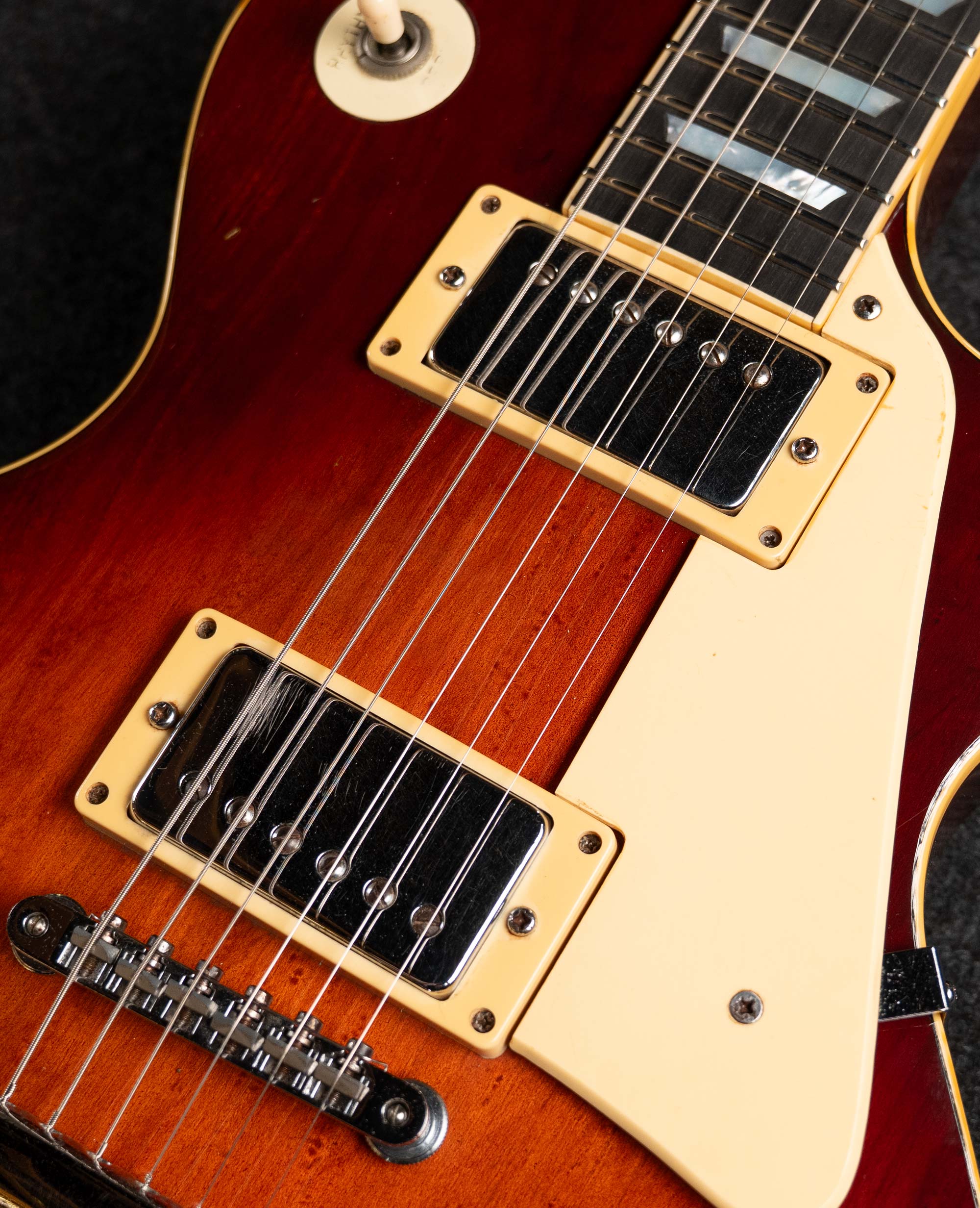 Электрогитара Yamaha Les Paul SL800