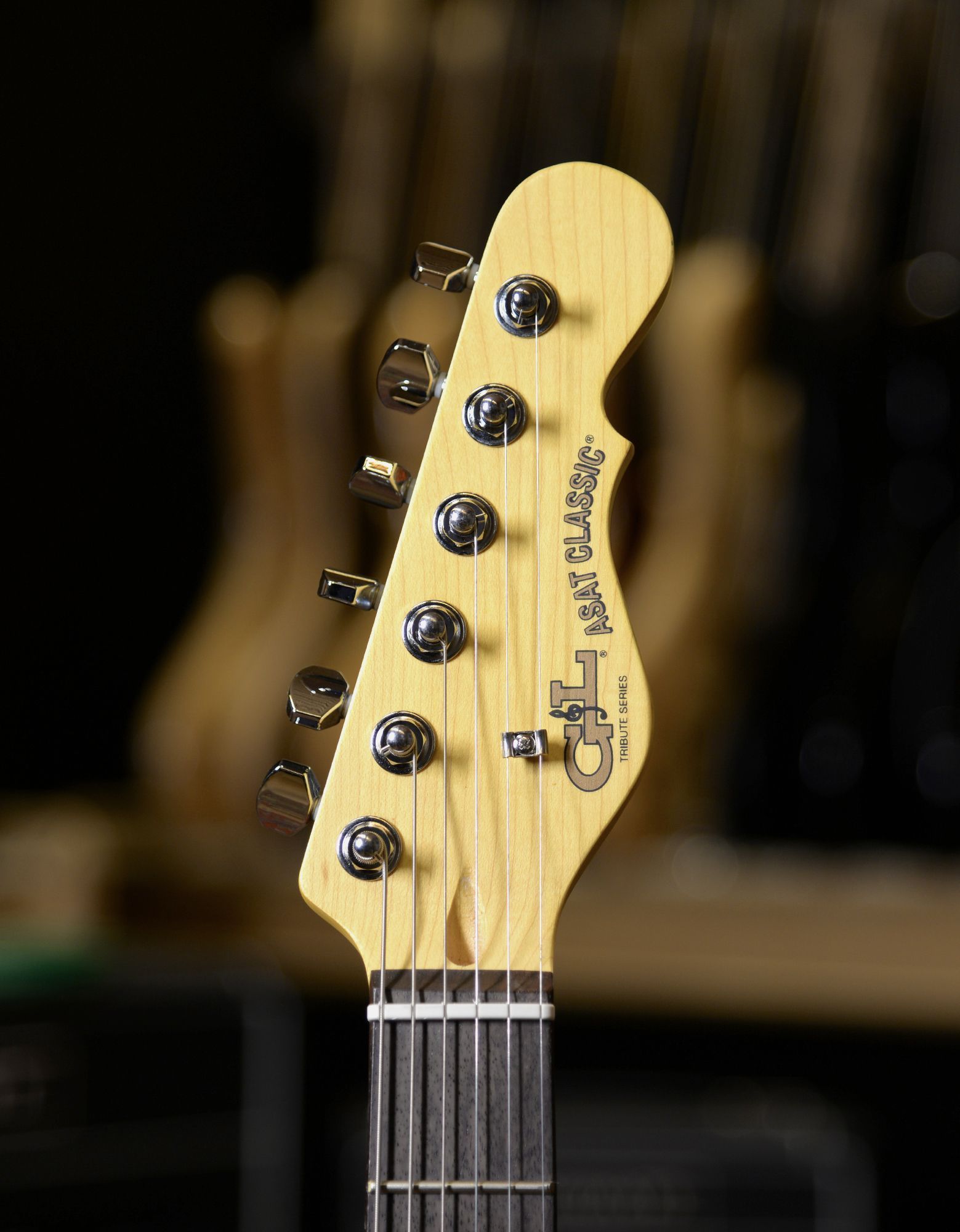 Электрогитара G&L Tribute ASAT Classic Bluesboy Candy Apple Red RW Poplar - купить в "Гитарном Клубе"